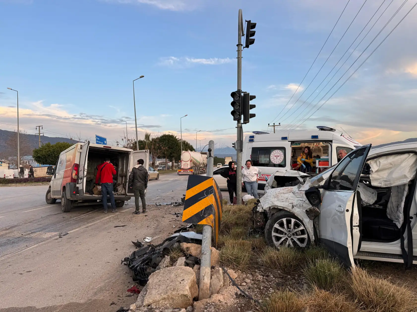 Fethiye'de trafik kazası: 2'si çocuk, 6 yaralı