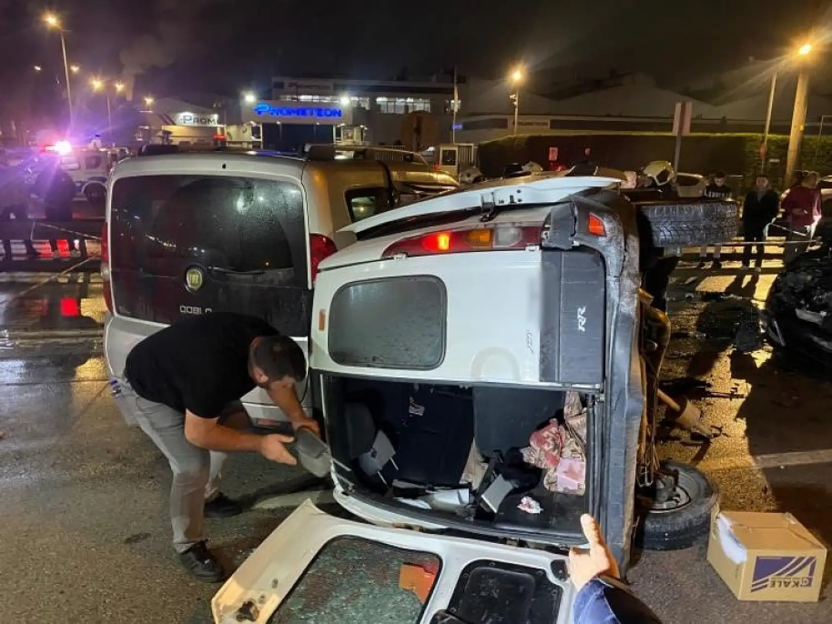 Ters yöne giren alkollü sürücü dehşet saçtı 4 yaralı