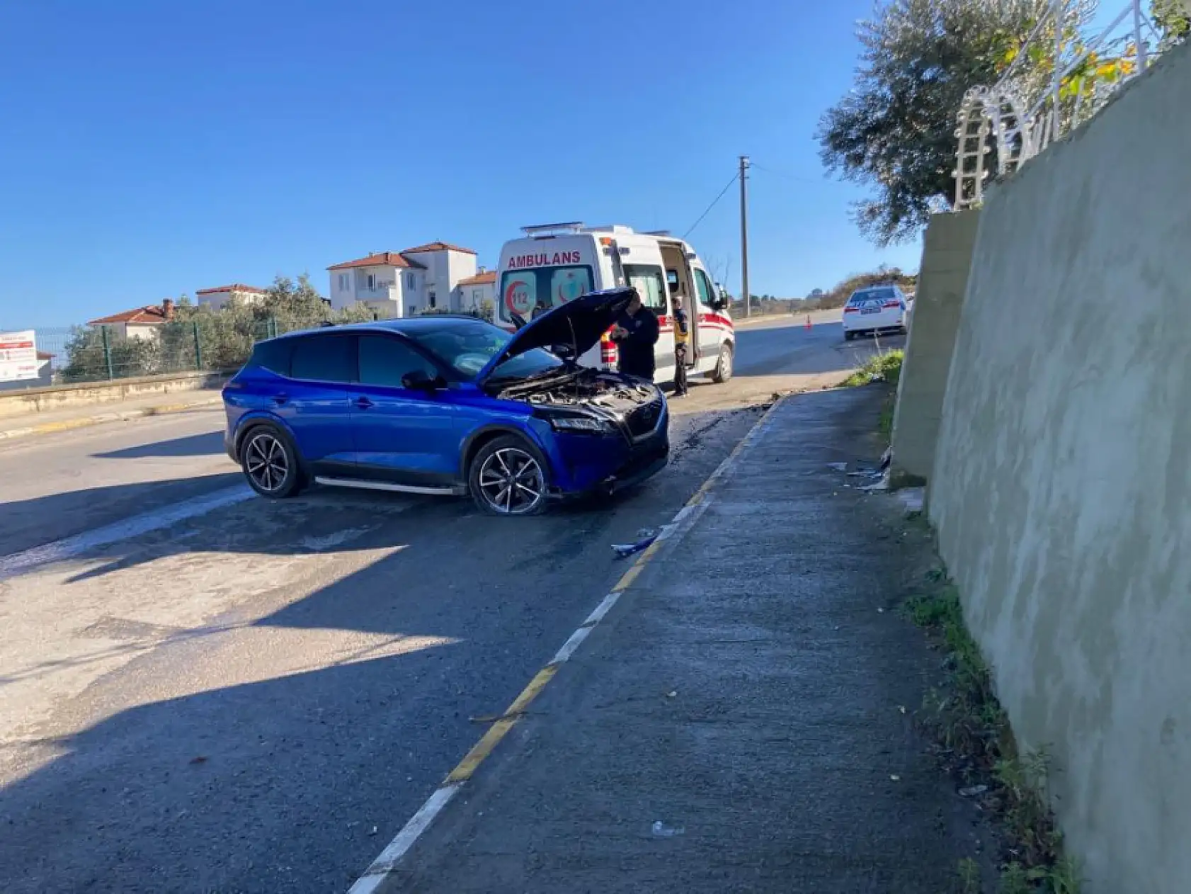 Kalp Krizi Nedeniyle Kontrolden Çıkan Cip Duvara Çarptı: 1 Kişi Hayatını Kaybetti, 1 Yaralı