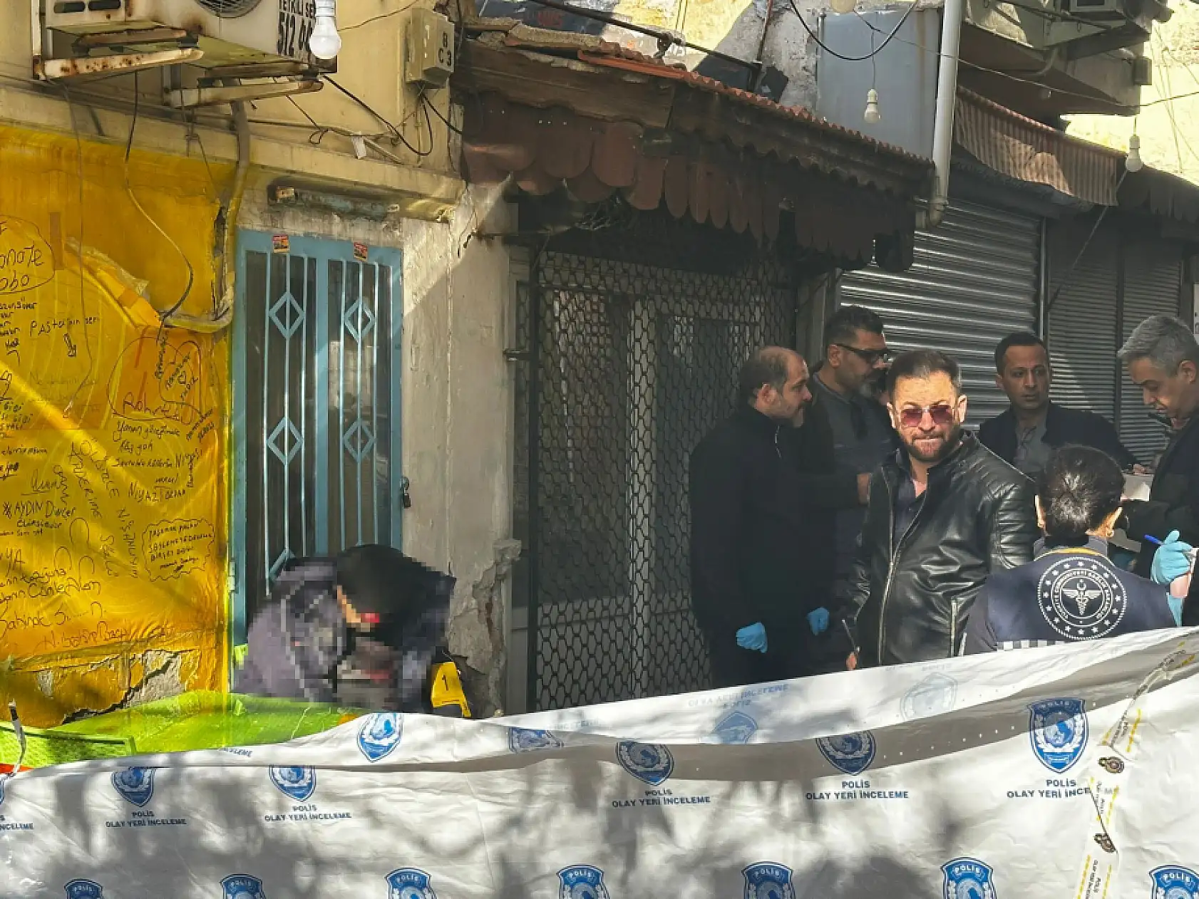 Milas'ta şüpheli ölüm: Bıçaklanmış şahıs sandalyede hareketsiz bulundu