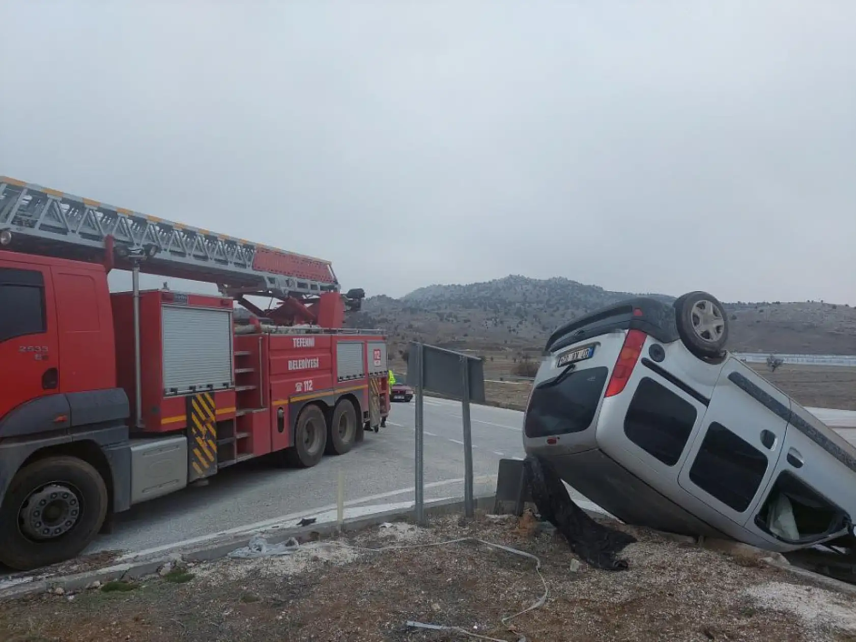 Burdur-Fethiye Yolu'nda feci kaza! Takla atan araçtan 3 kişi yaralı kurtuldu