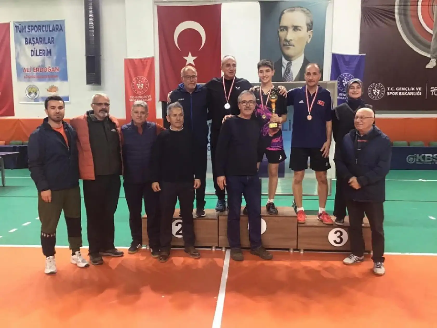 Köyceğiz'deki Masa Tenisi Ligi ödül töreni ile sona erdi