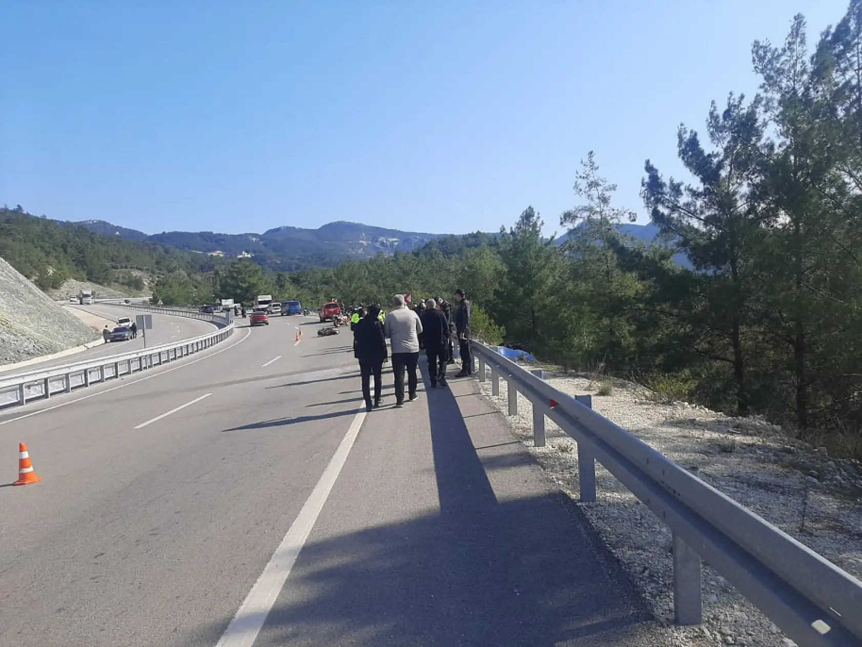 Antalya'da yunus polisi trafik kazasında hayatını kaybetti