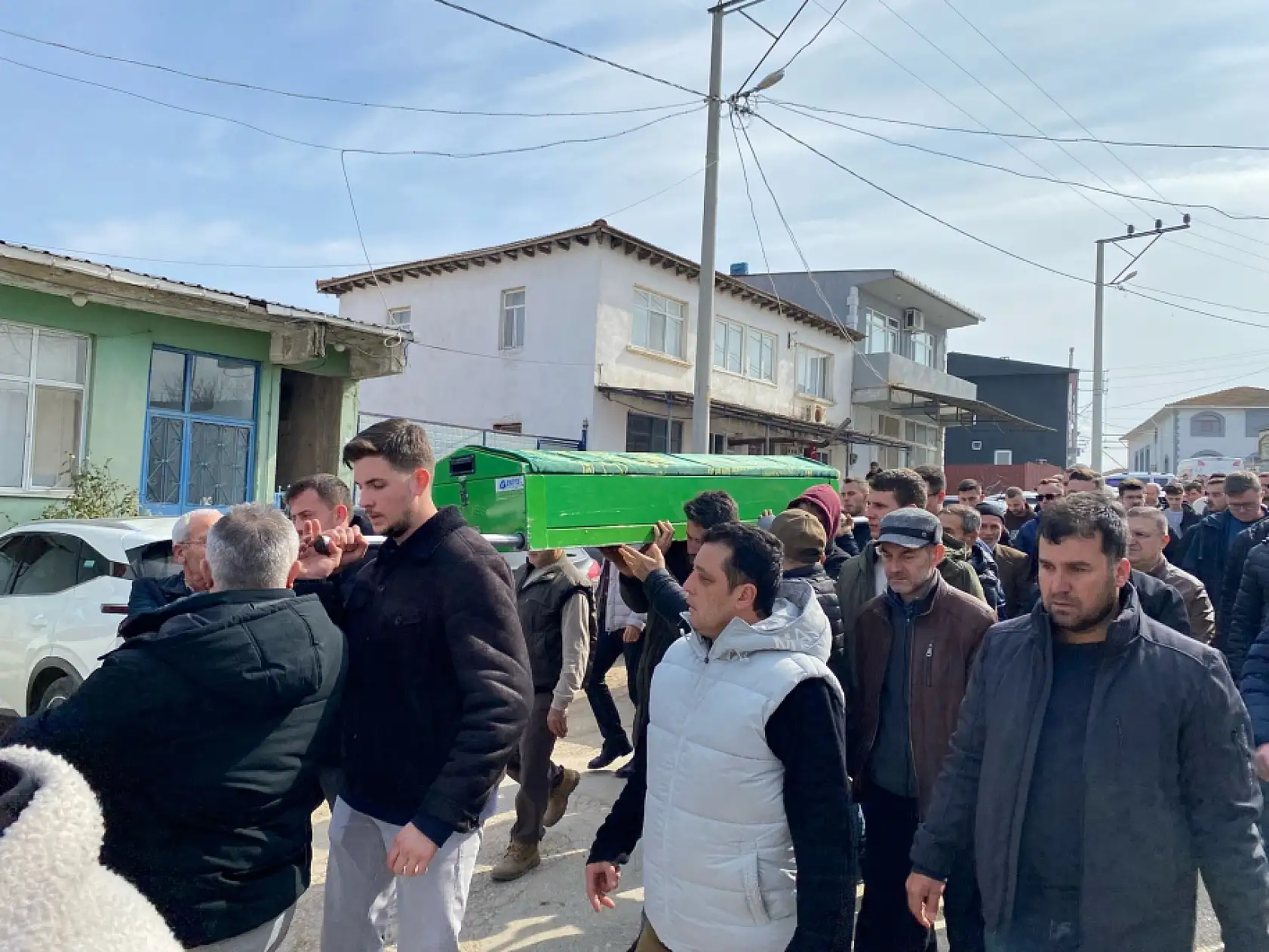 Emanet aldığı motosikletle kaza yapan genç toprağa verildi