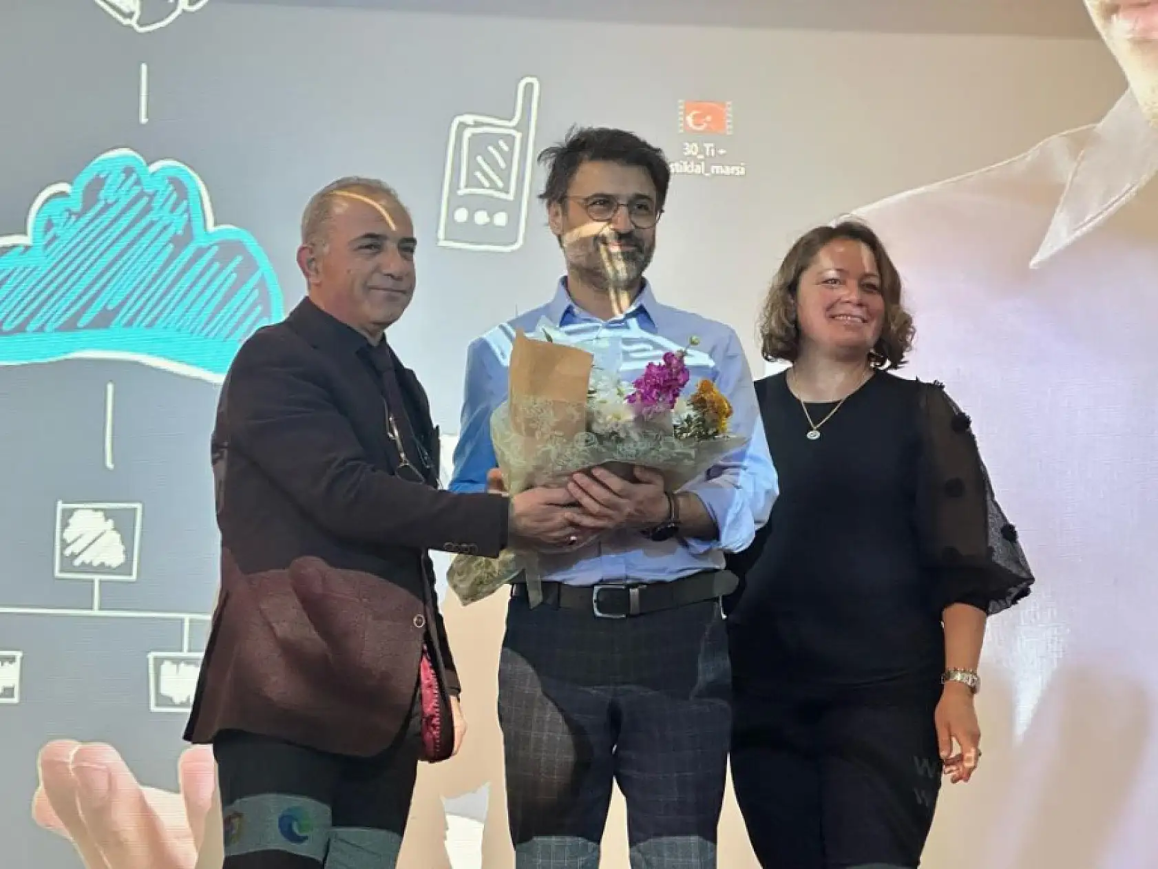 Menteşe'nin kitap kurtları yazar Işık ile buluştu