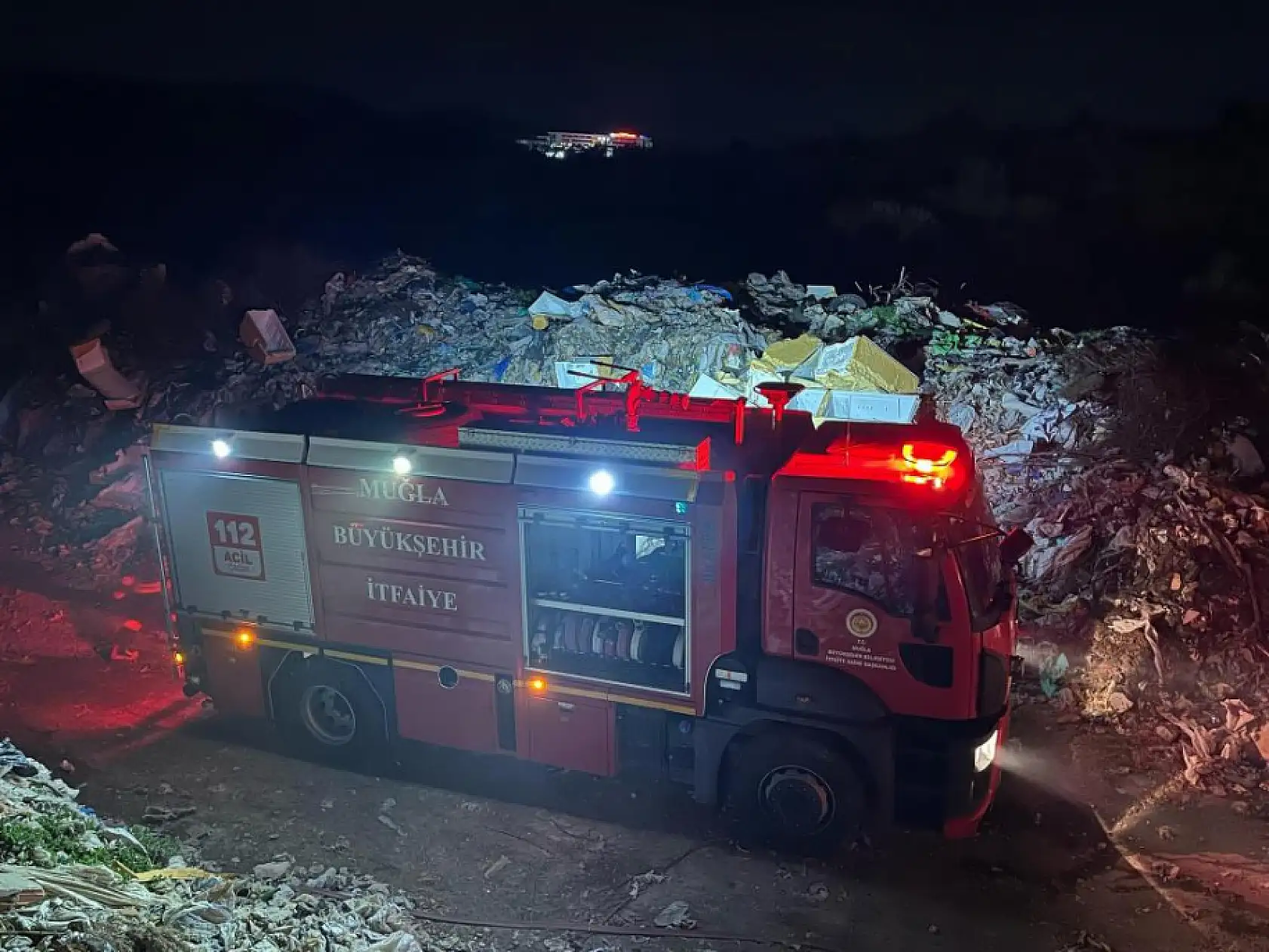 Yatağan'da çöplük yangını