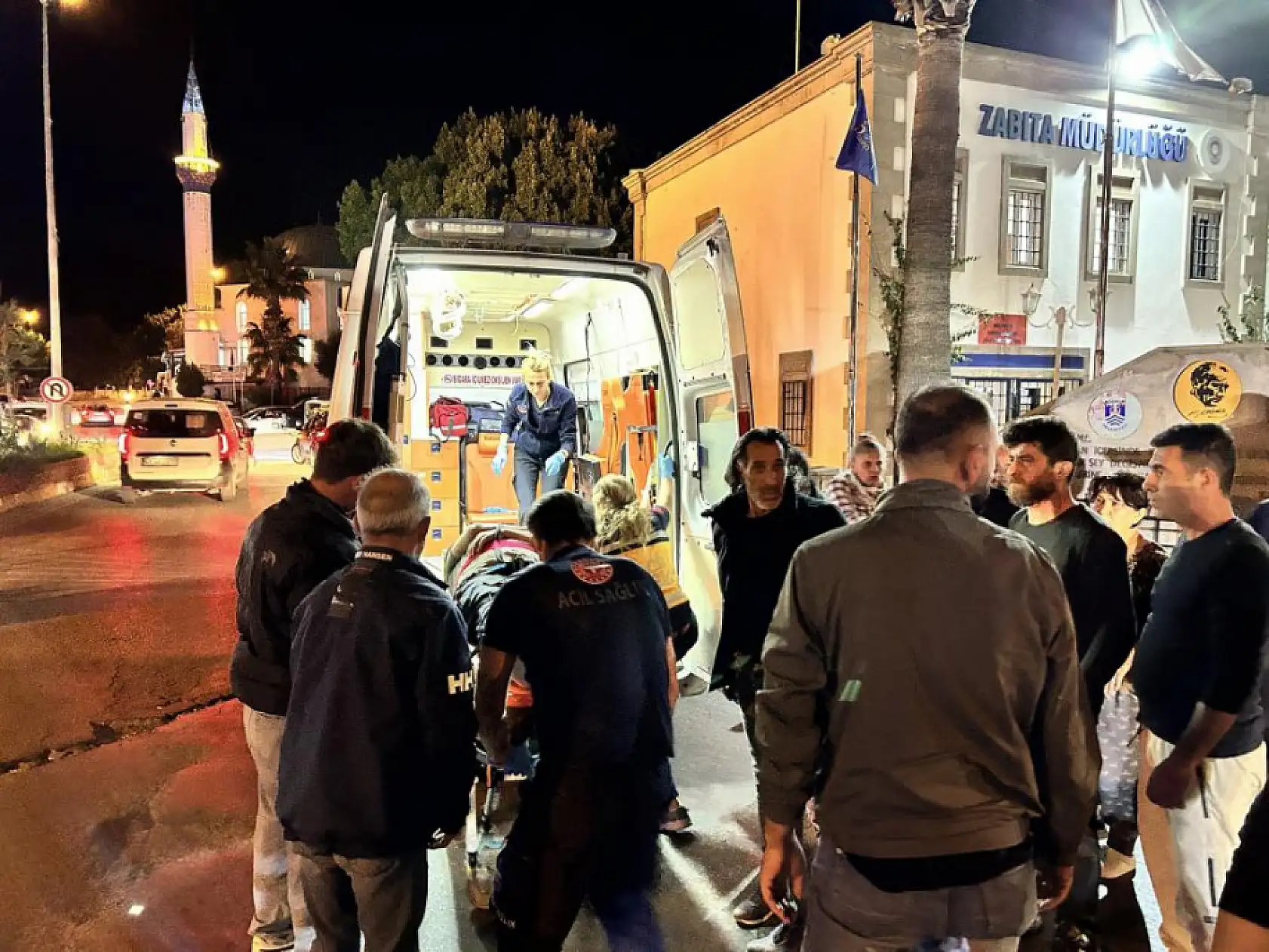 Bodrum'da feci kaza! Motosiklet yayaya çarptı, 2 yaralı