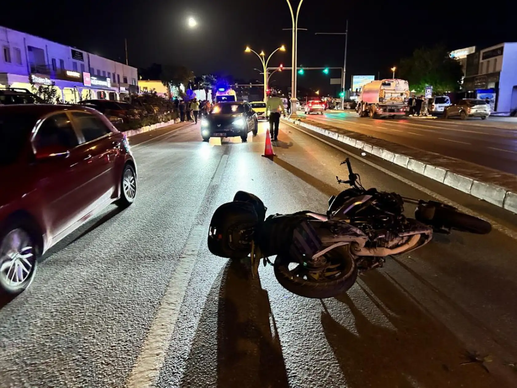 Bodrum'da feci kaza! Motosiklet yayaya çarptı, 2 yaralı