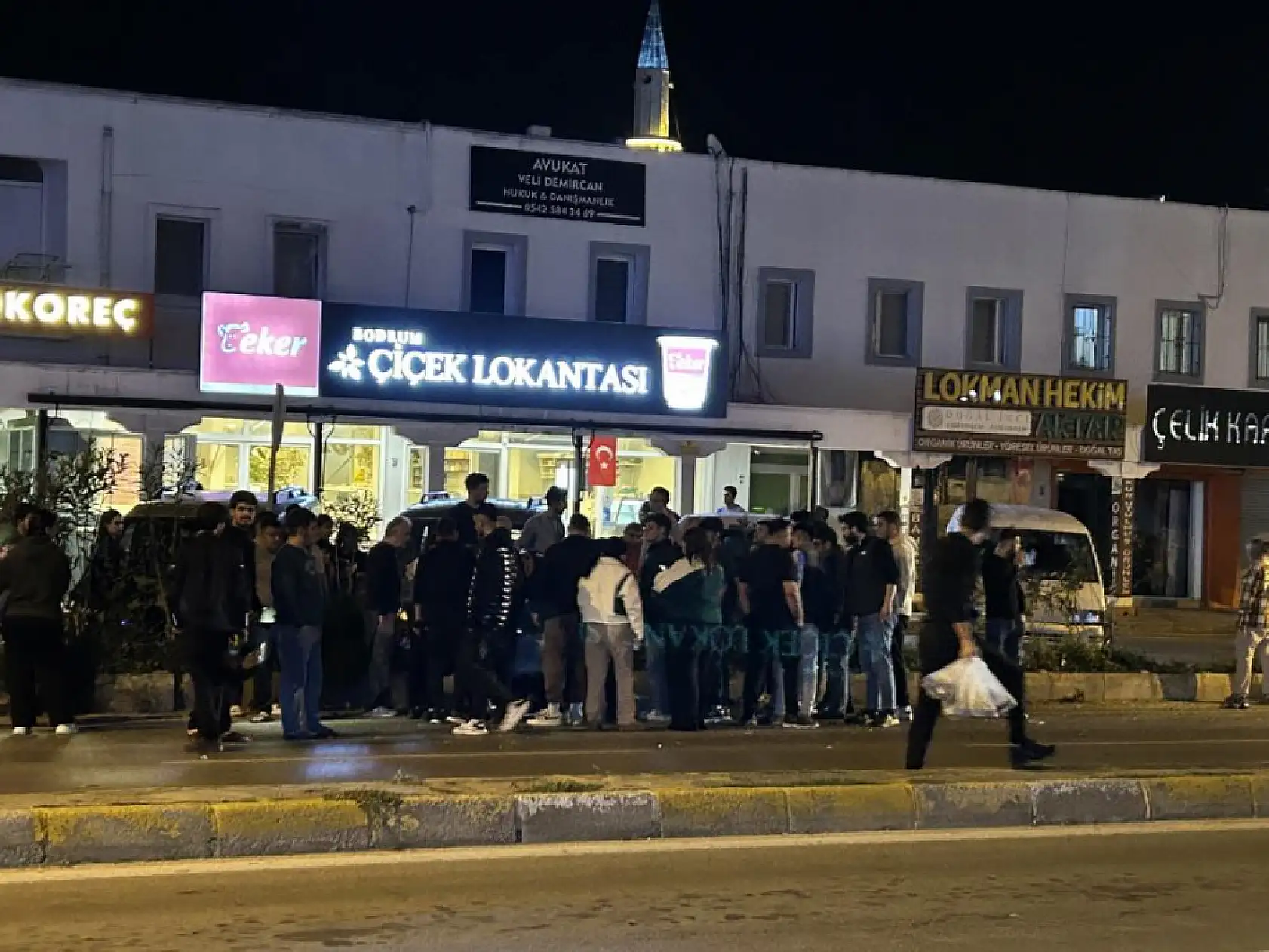 Bodrum'da feci kaza! Motosiklet yayaya çarptı, 2 yaralı