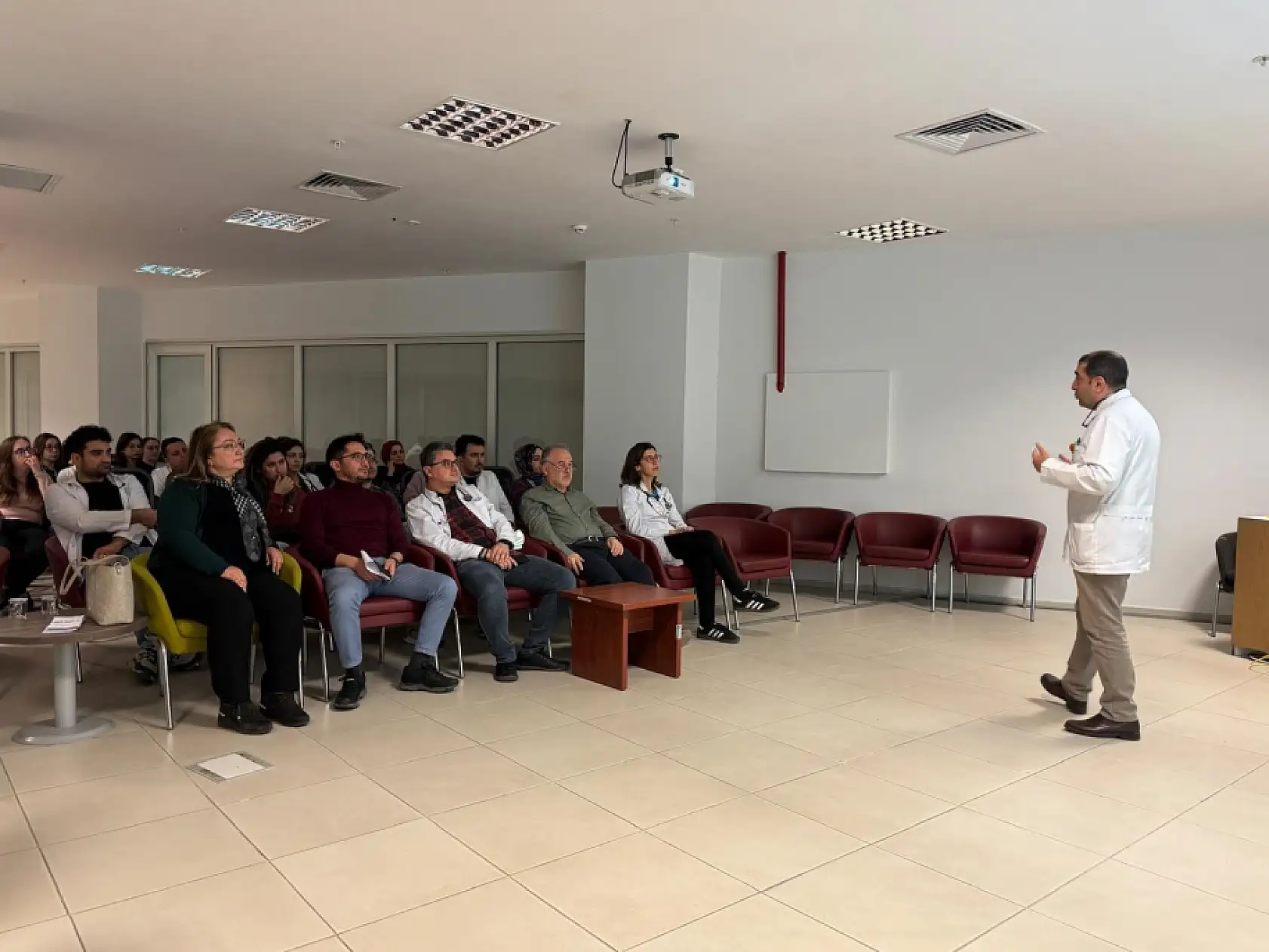 MEAH'ta pulmoner rehabilitasyon temelleri eğitimi verildi