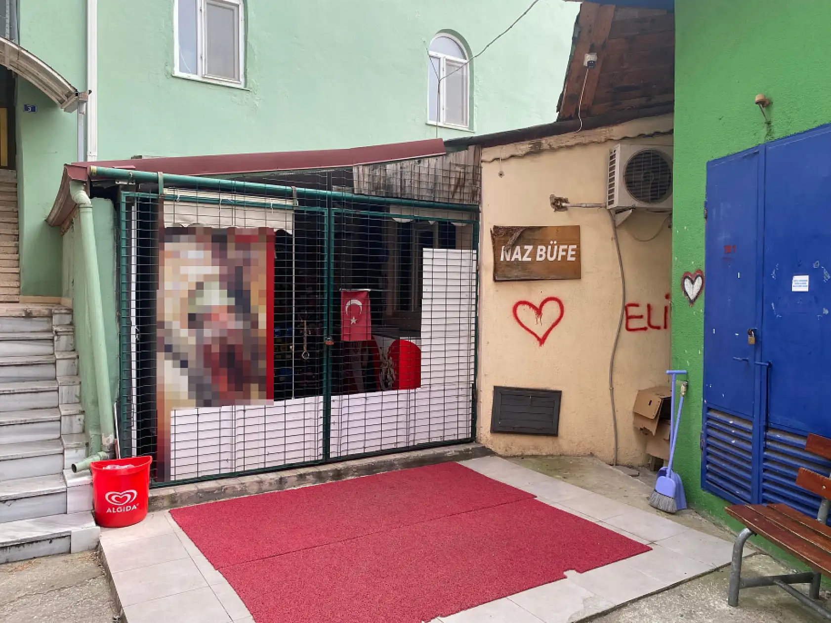 Minikler önce çaldılar, sonra pişman oldular