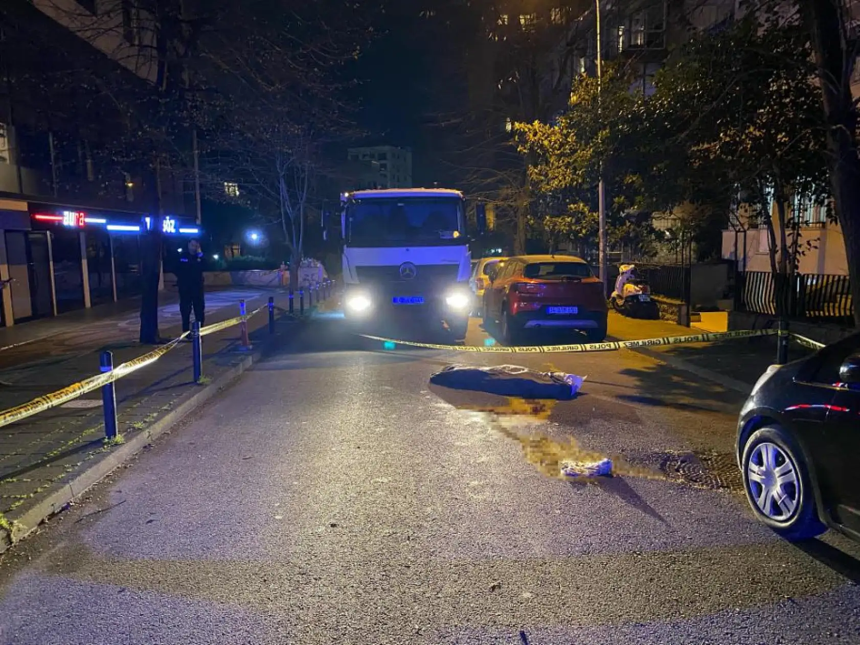 Çöp kamyonunun altında kalan yaşlı kadın hayatını kaybetti