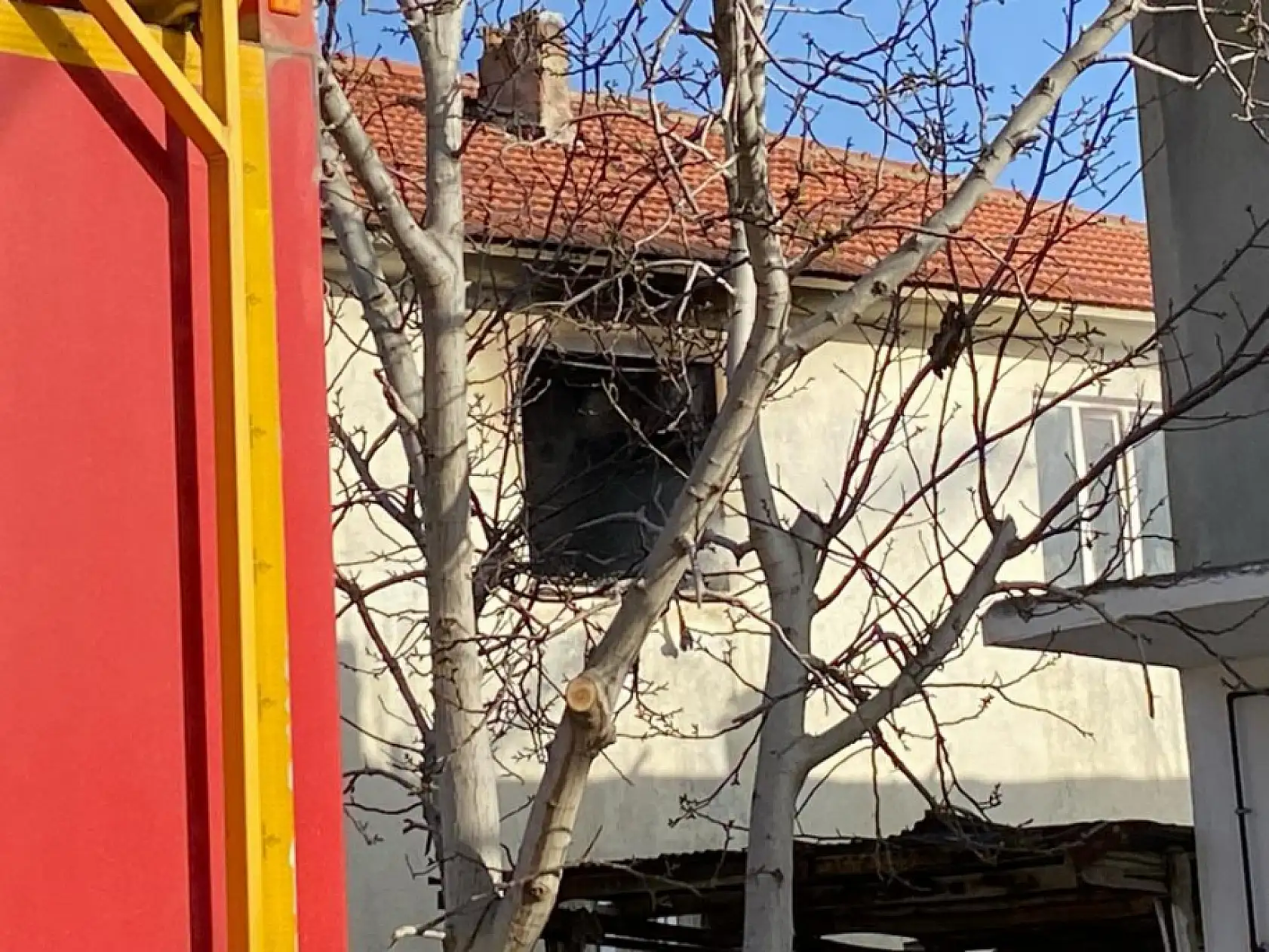 Elektrikli ısıtıcıdan çıkan yangın korkuttu