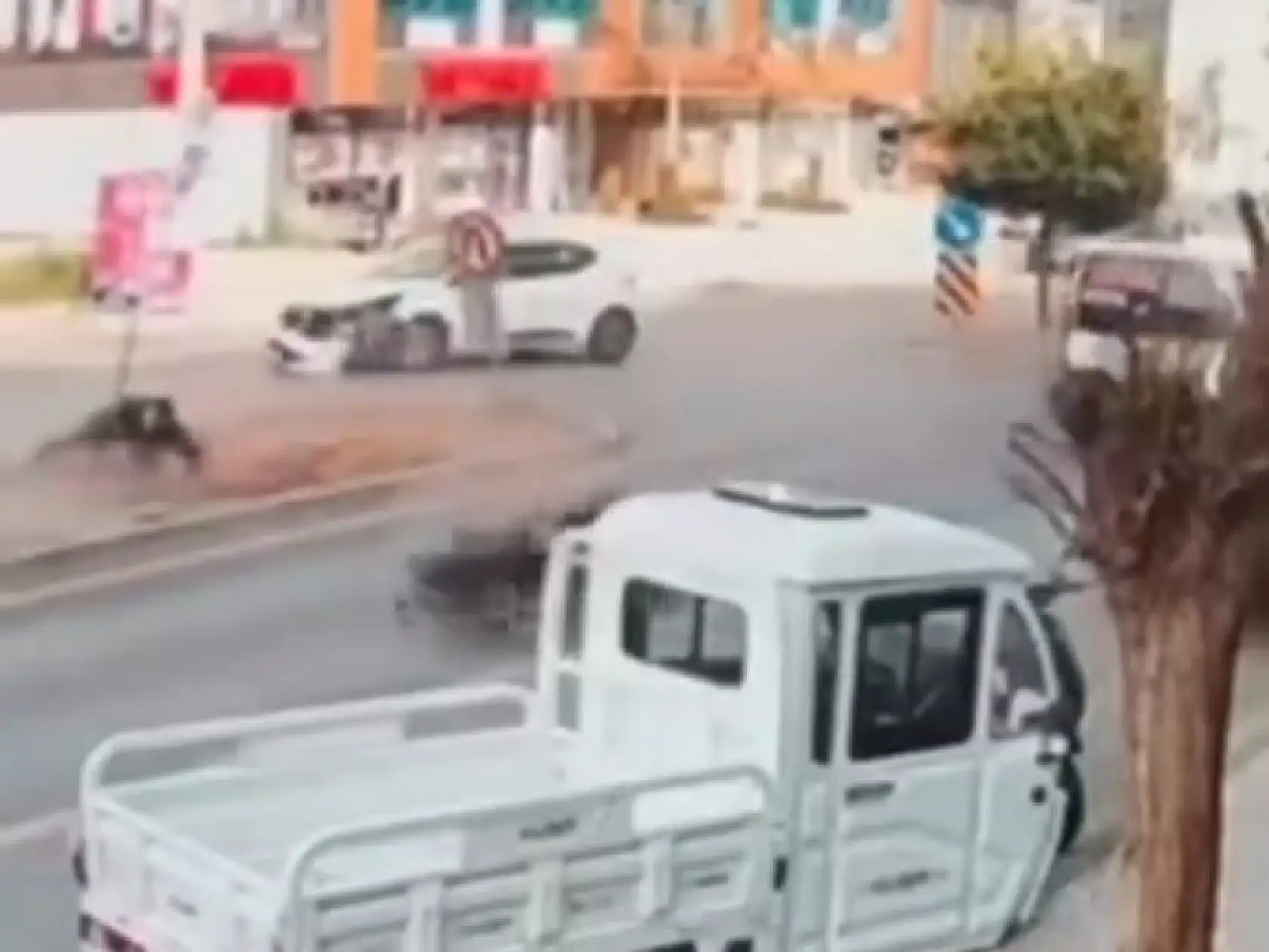 Bodrum'da feci kaza! Motosiklet havada uçtu