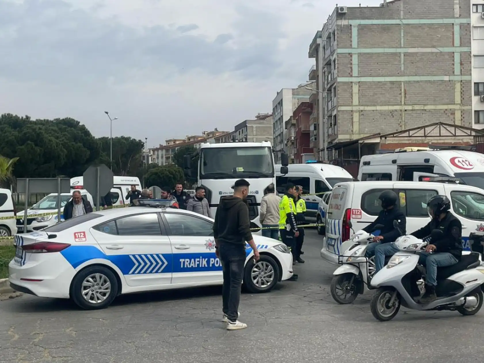 Yolun karşısına geçmeye çalışan yaşlı adam feci şekilde can verdi