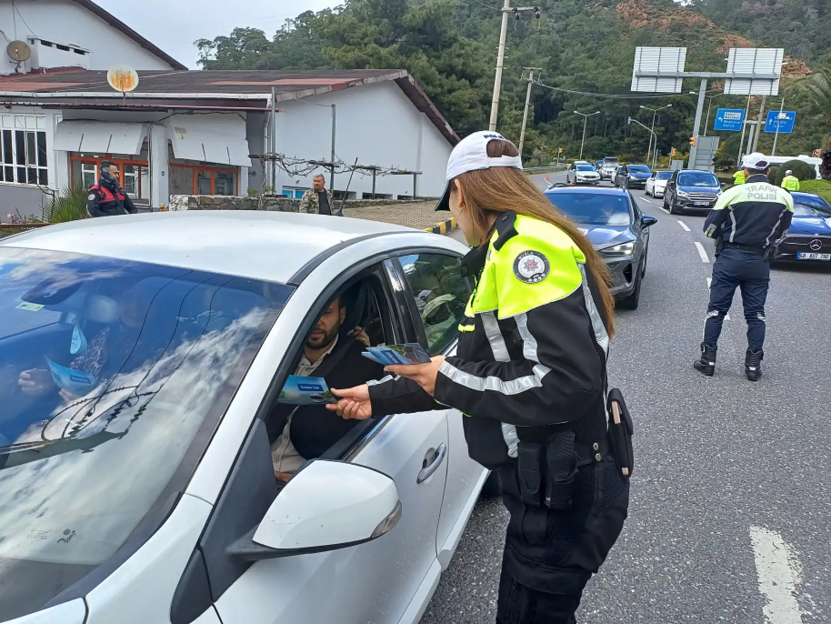 Marmaris'te trafik ekiplerinden bayram denetimi