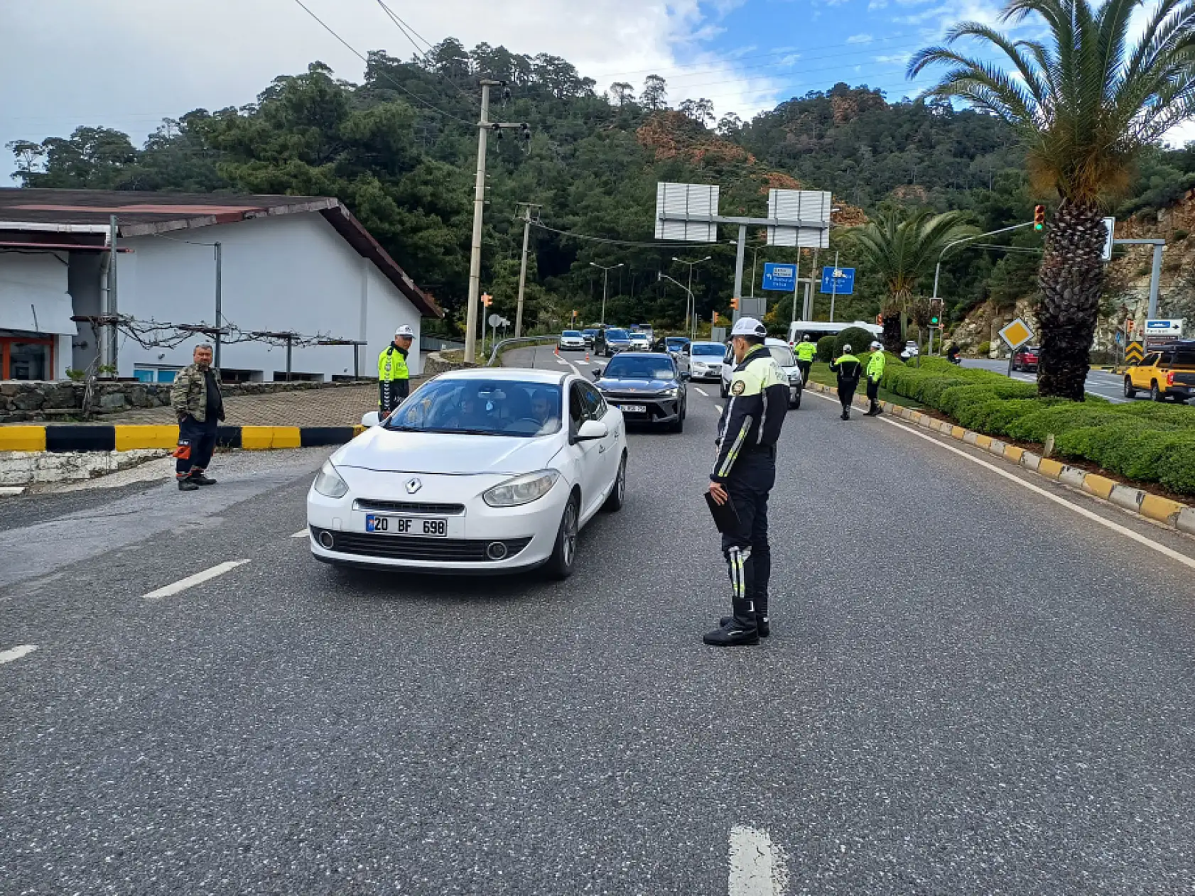 Marmaris'te trafik ekiplerinden bayram denetimi