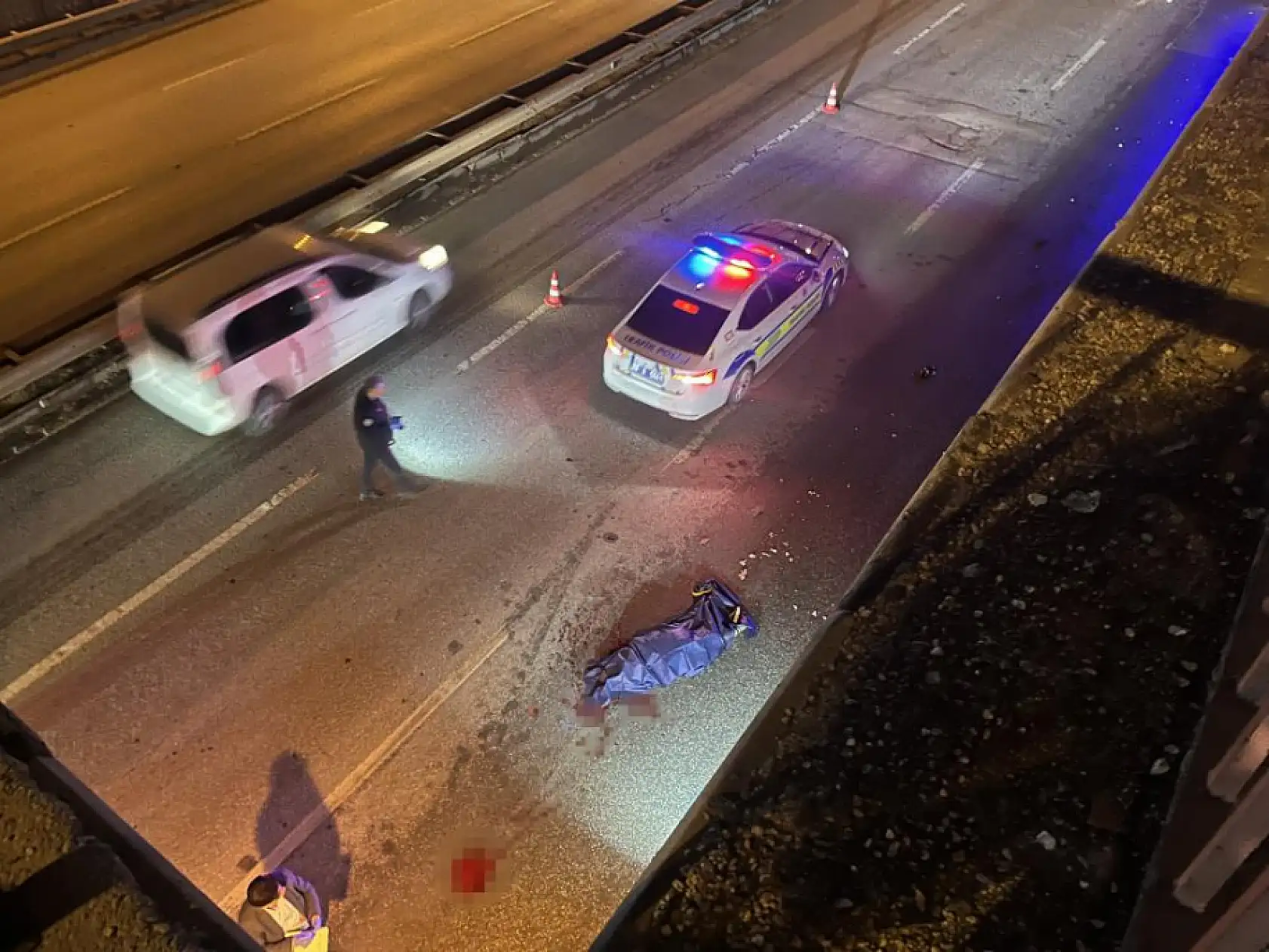 Yola düştükten sonra aracın çarptığı kadın feci şekilde can verdi