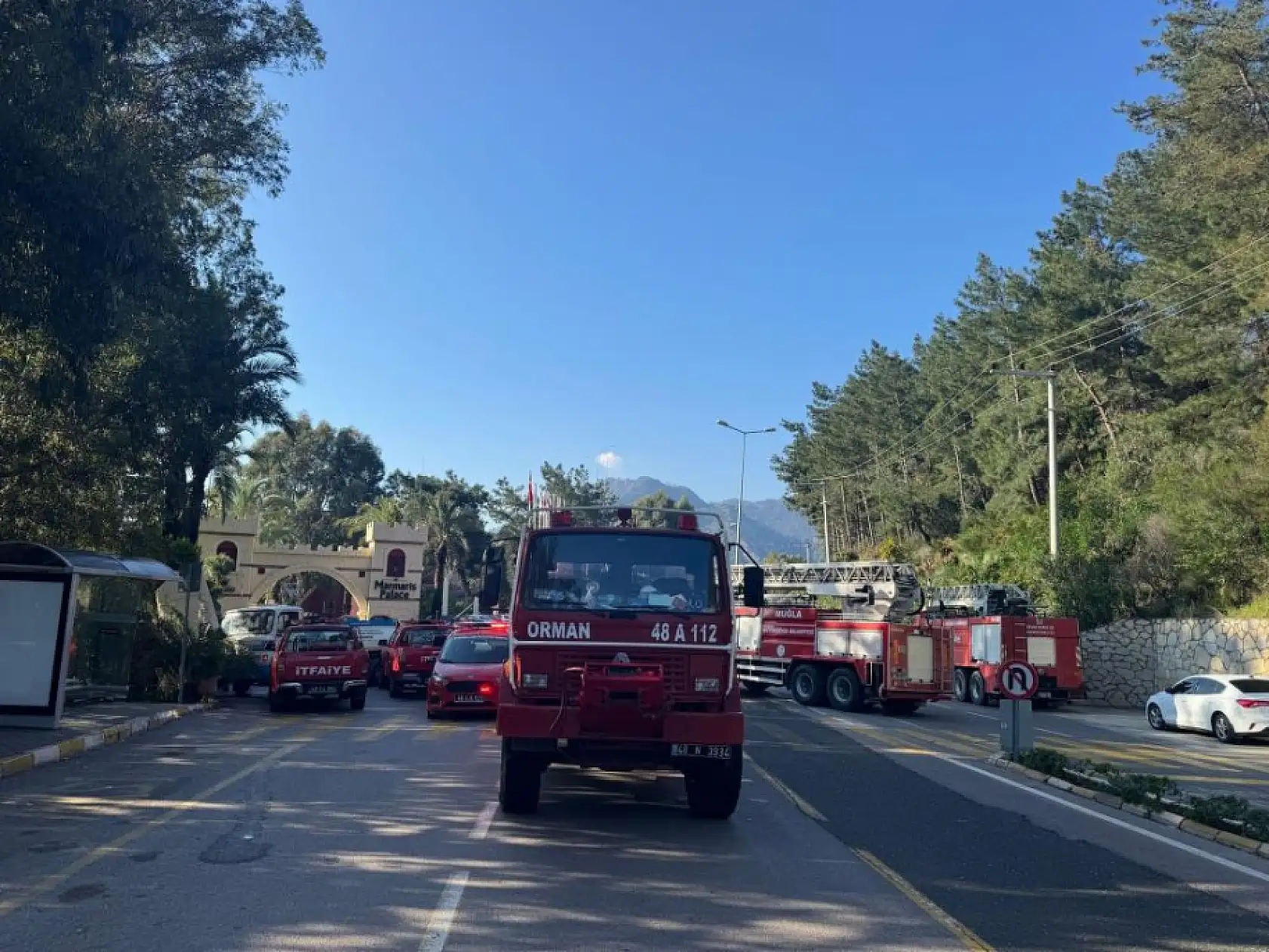 Marmaris'te otel yangını! 680 kişi son anda kurtarıldı