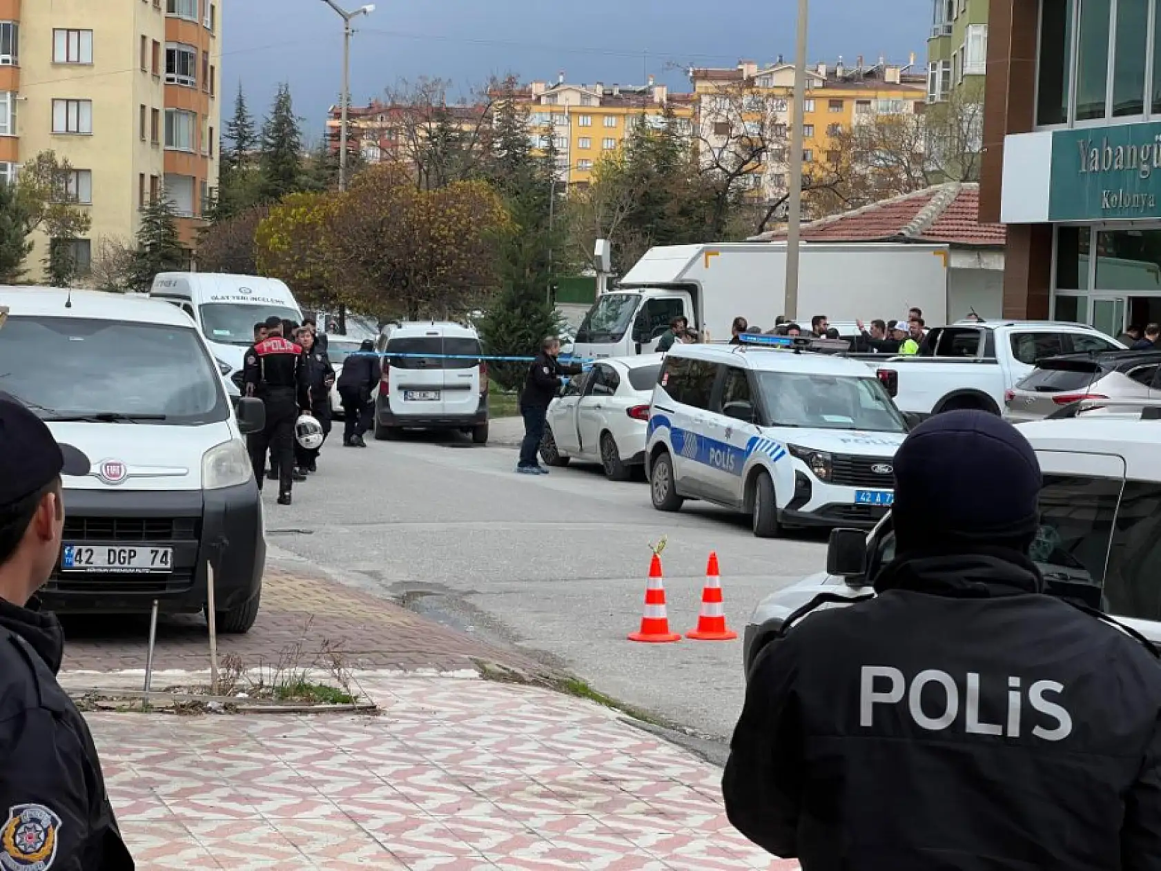 Dünürünü vurdu, oğlunun kurşunlarıyla can verdi