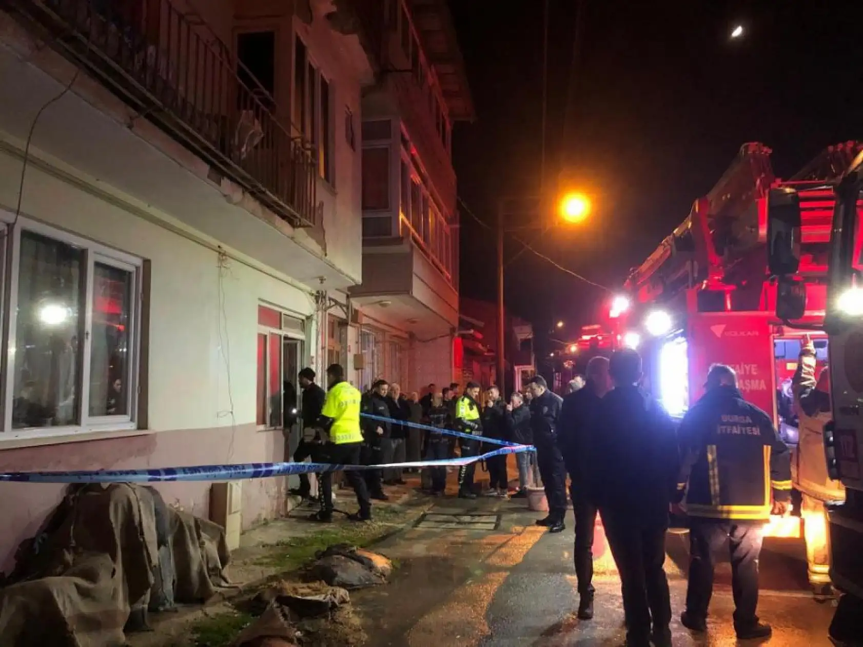 Feci yangın: 3 aylık bebek ve 4 yaşındaki kardeşi hayatını kaybetti