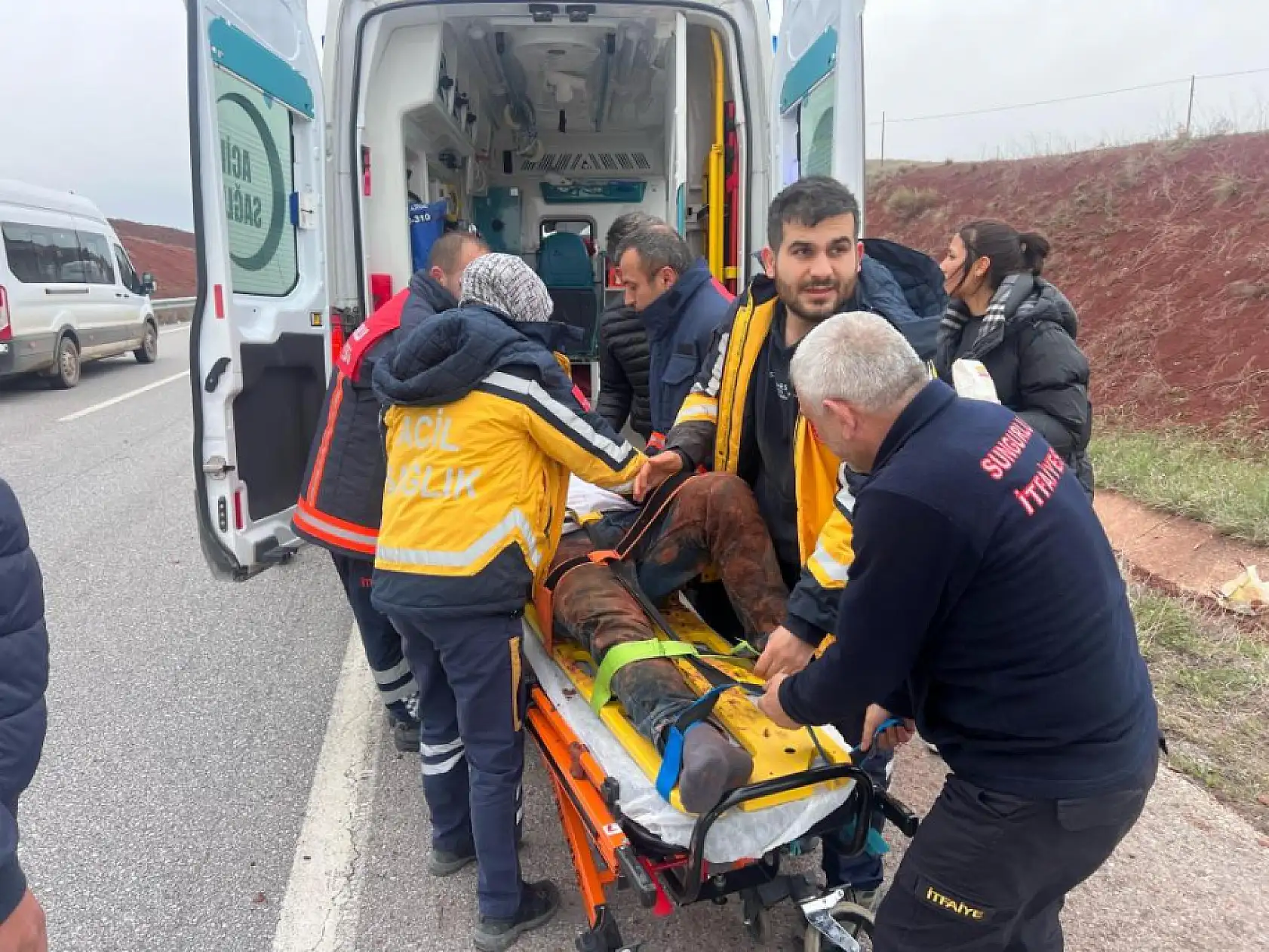 Yoldan çıkan otomobil takla attı: 4 yaralı