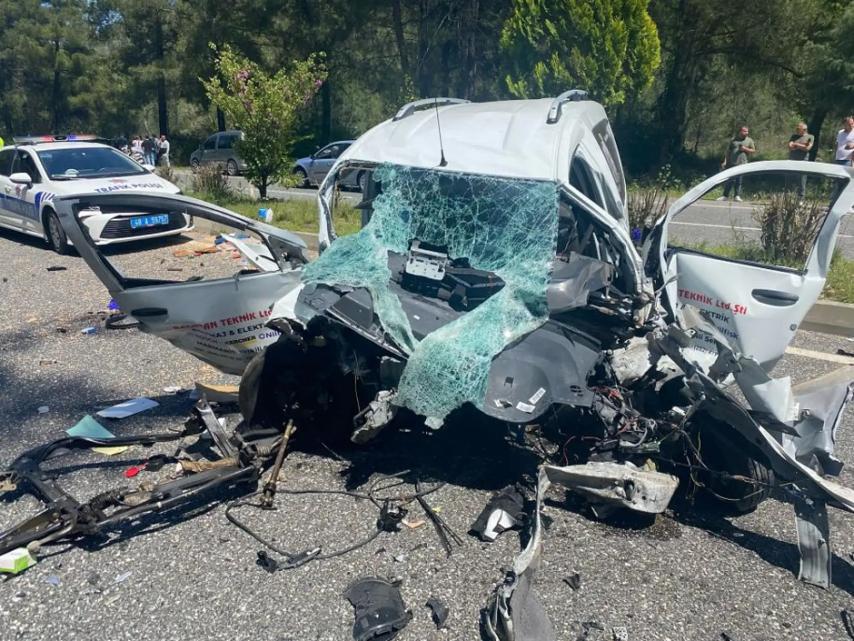 Marmaris'te karayolu savaş alanına döndü: 1 ölü, 4 yaralı