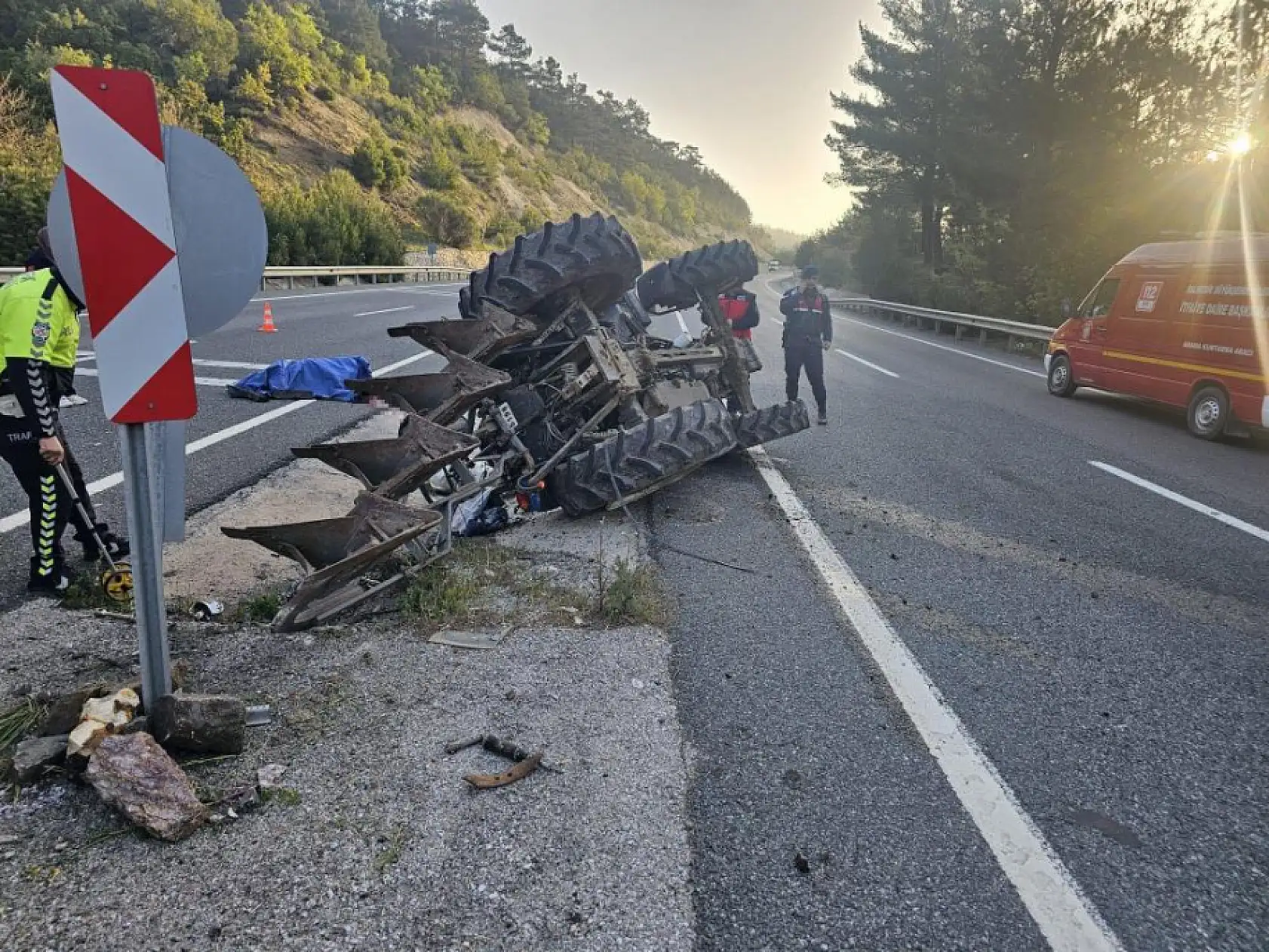 Feci traktör kazası! Sürücü olay yerinde can verdi