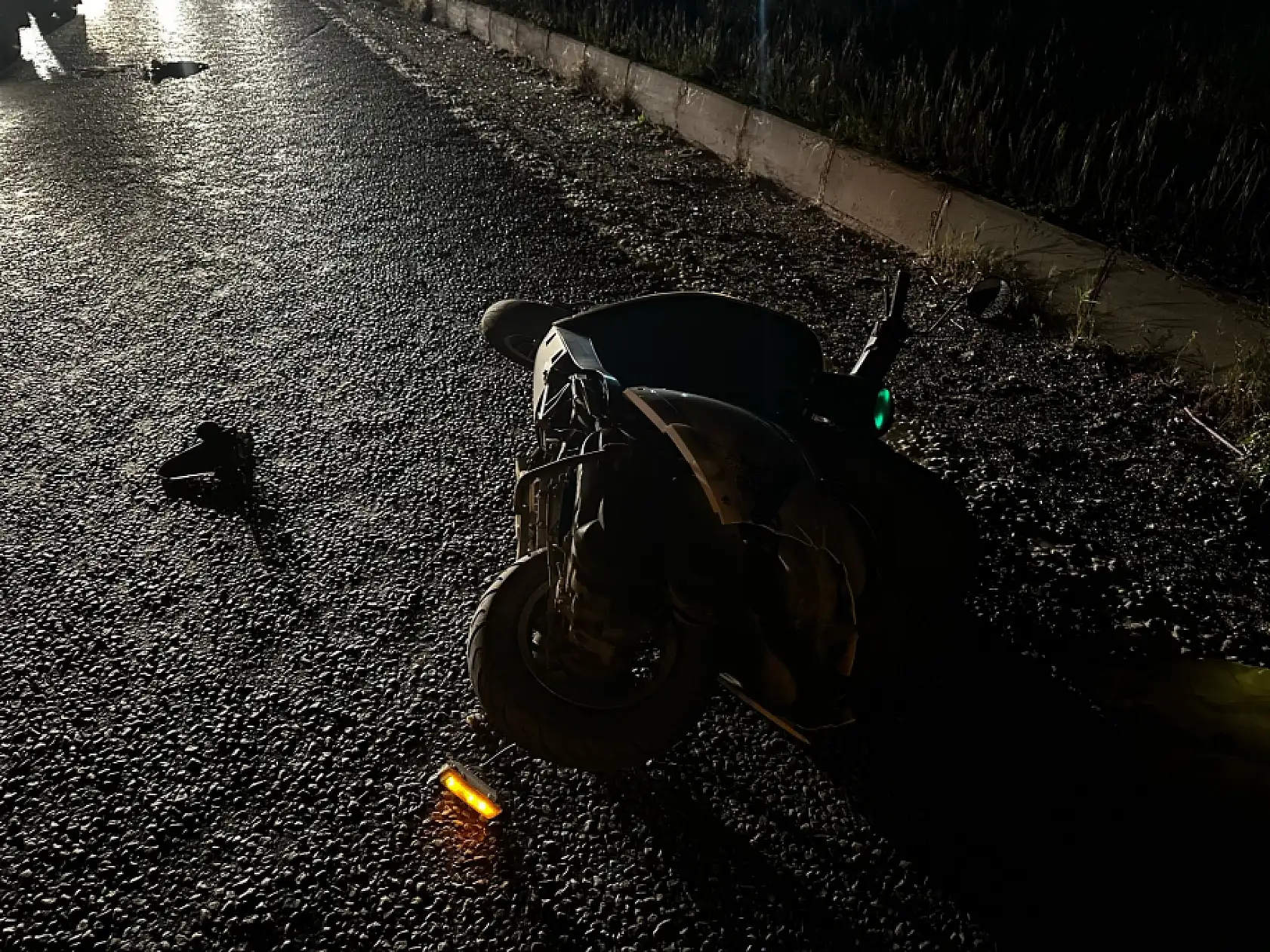 Muğla'da Minibüsün çarptığı motosikletli yaralandı