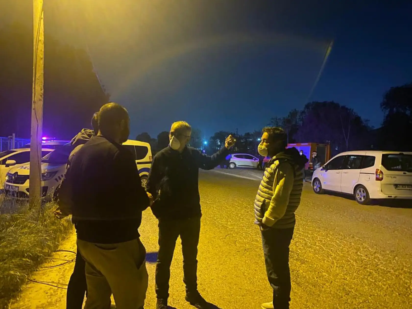 Mahalleyi koku sardı, ekipler alarma geçti