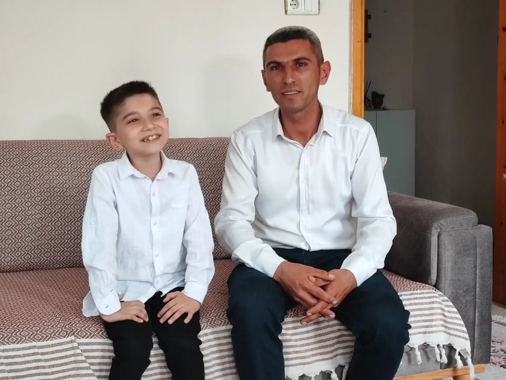 23 Nisan töreninde şarkı söyledi viral oldu