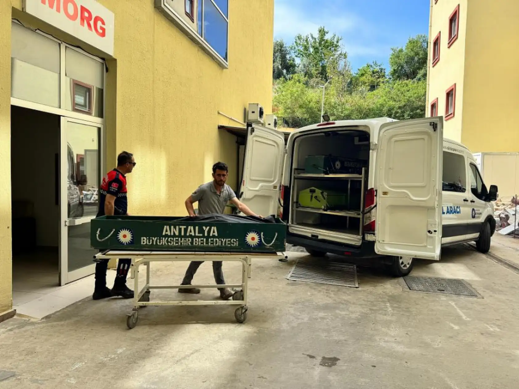 2 çocuk babası depo içerisinde ölü bulundu
