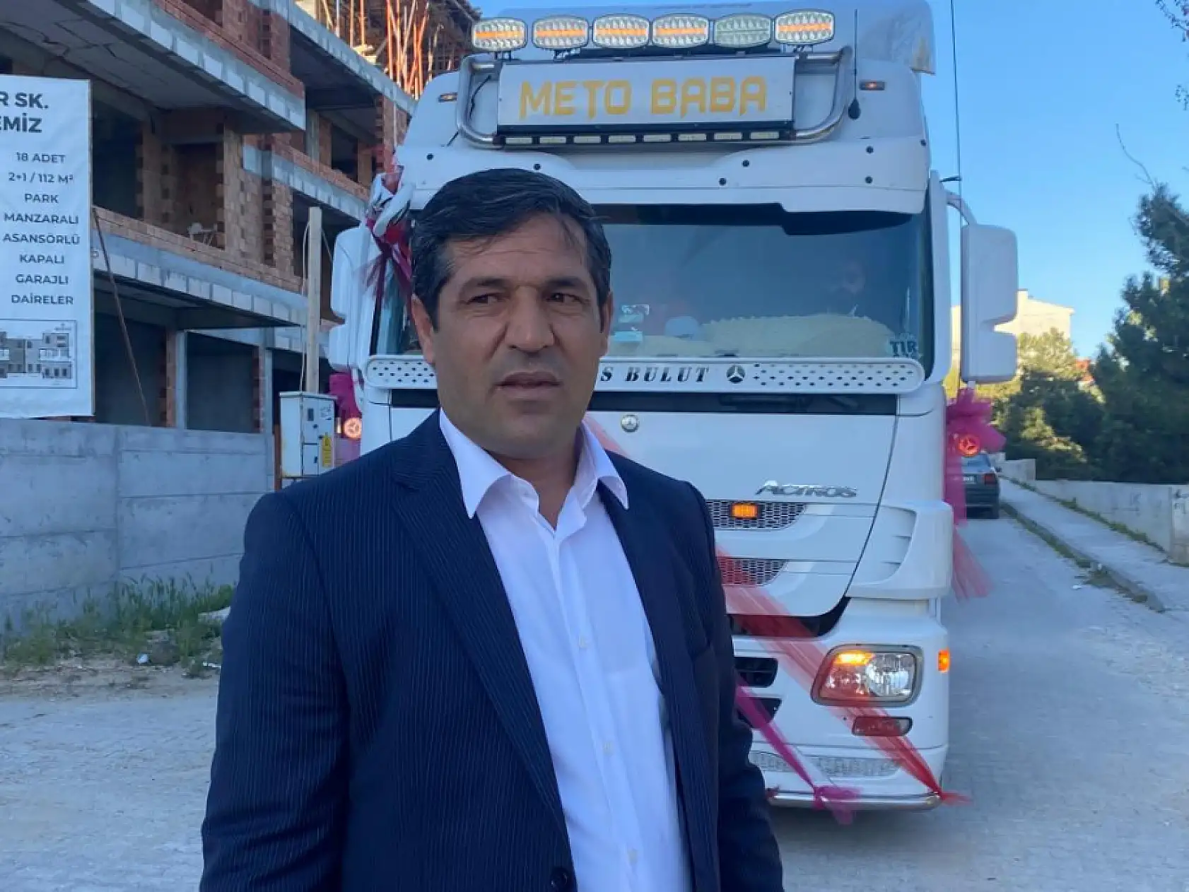 Şehirde ne olduğunu anlamadılar! Düğün konvoyu görenleri şaşkına çevirdi