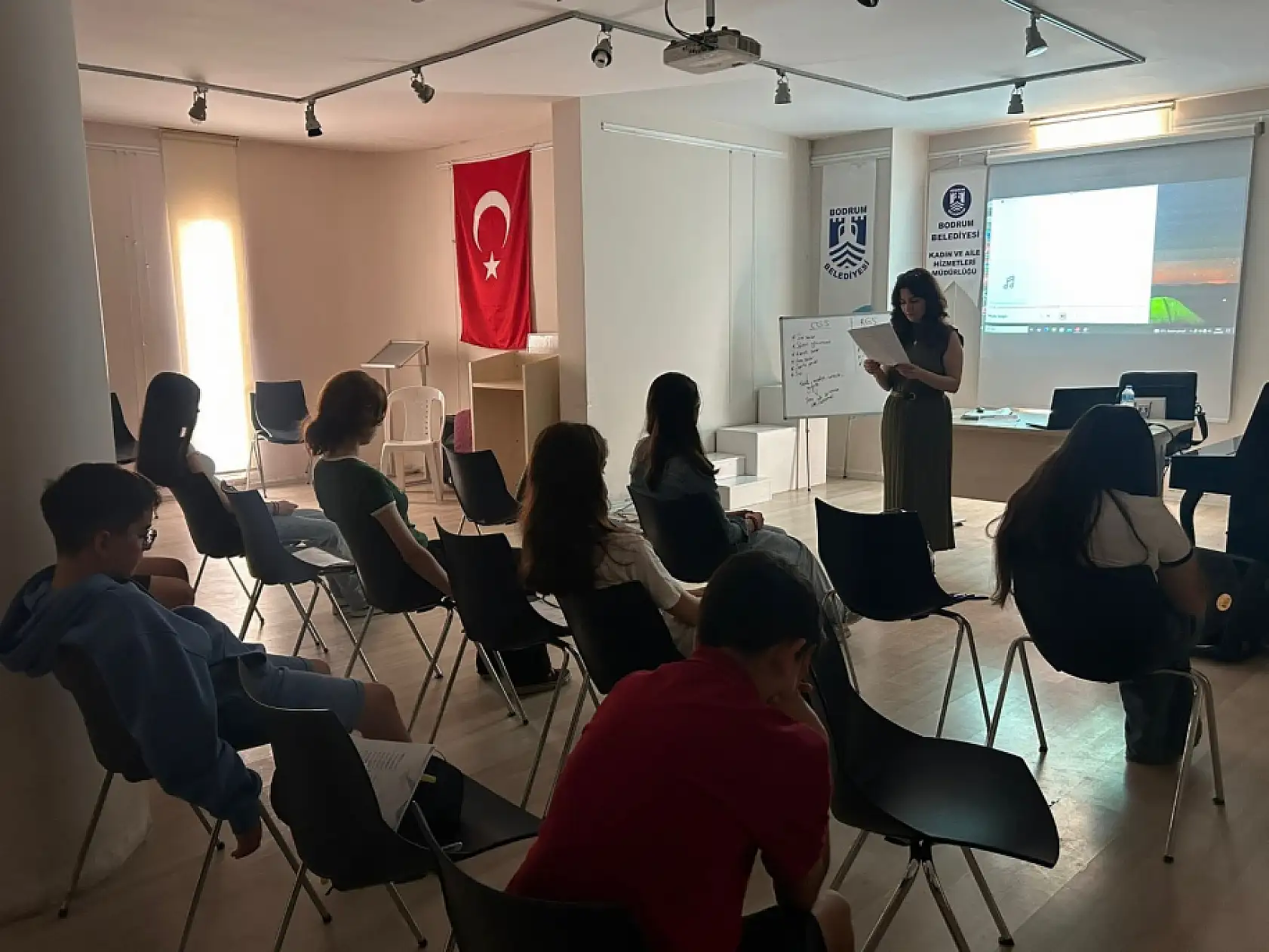 Bodrum Belediyesi' nin 'Psikoeğitim Seminerleri' liseler ile devam etti