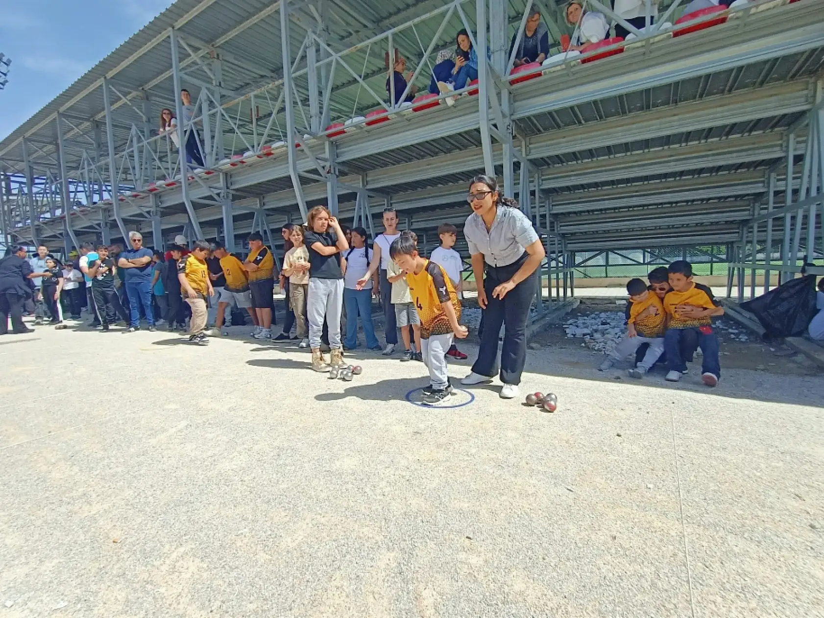 Özel sporcular bocce turnuvası renkli görüntülere sahne oldu