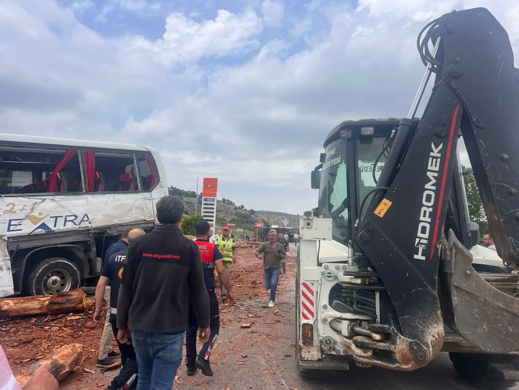 Çanakkale'de feci otobüs kazası: 6 ölü