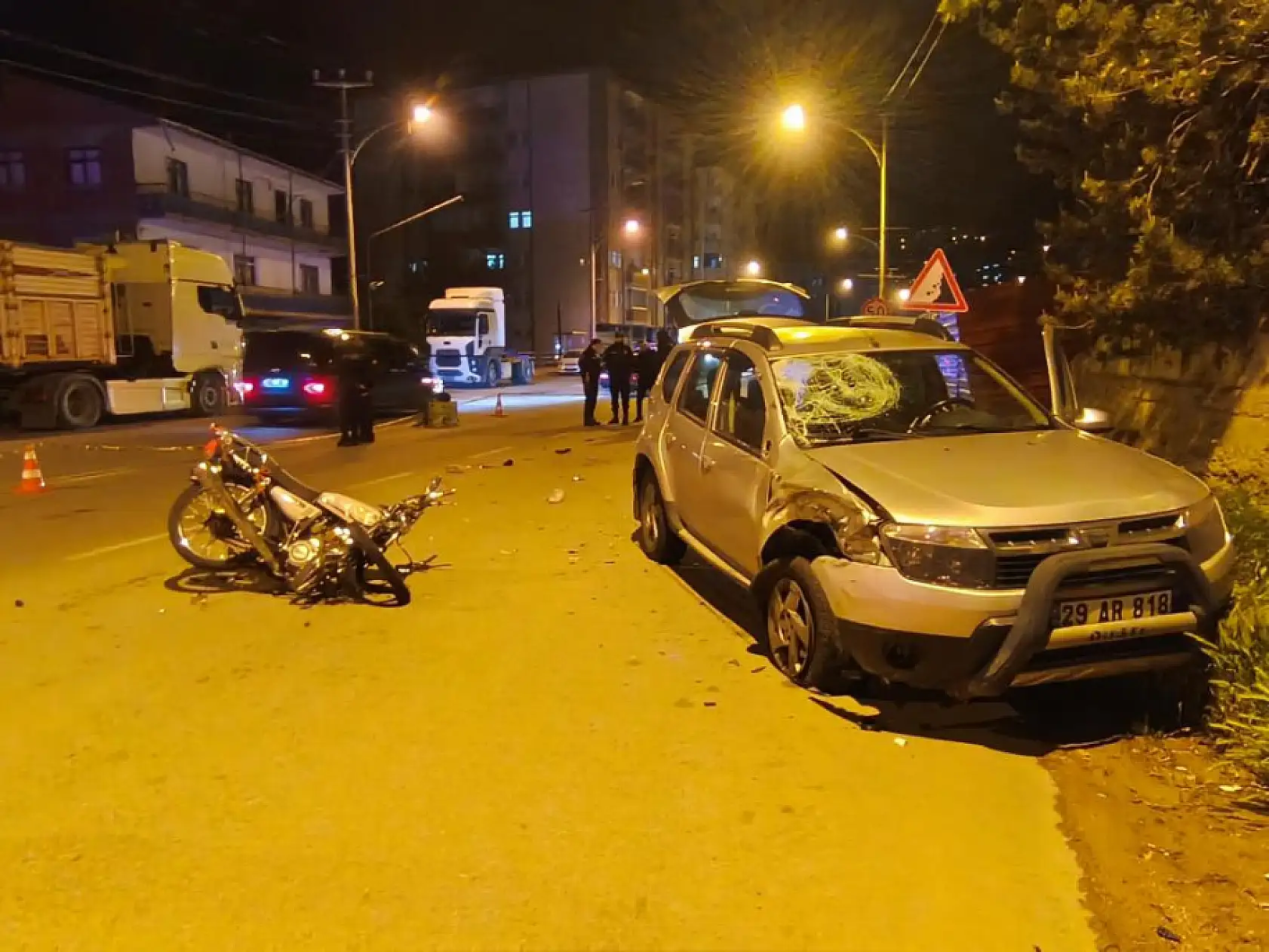 Kafa kafaya çarpışma can aldı: 20 yaşındaki motosiklet sürücüsü hayatını kaybetti
