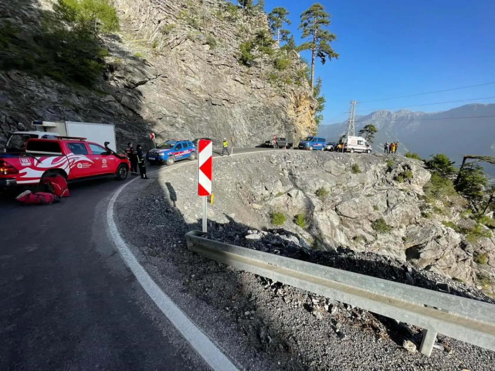 Aracı kontrolden çıktı, uçurumdan aşağı sürüklendi! 21 yaşındaki genç hayatını kaybetti