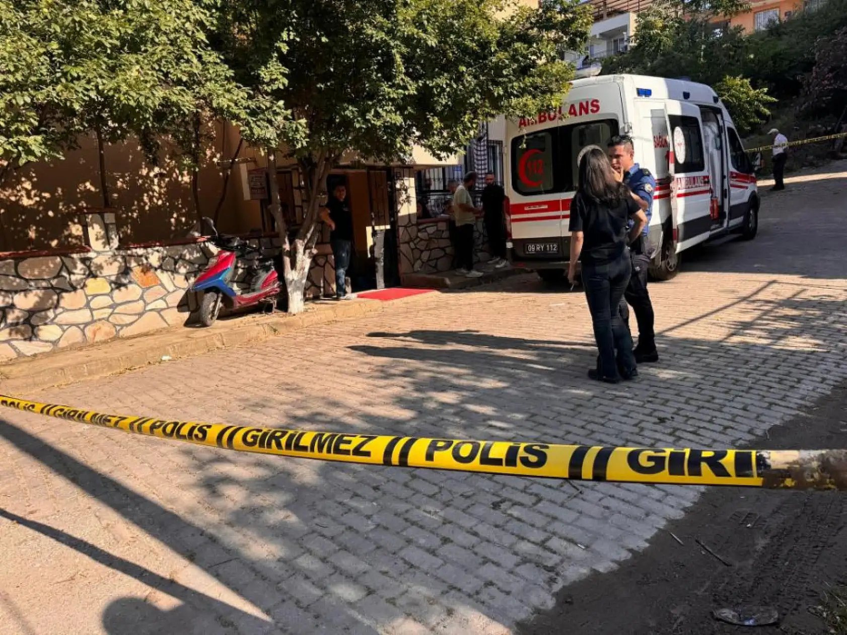 18 yaşındaki genç babasının beylik tabancası ile kendini vurdu