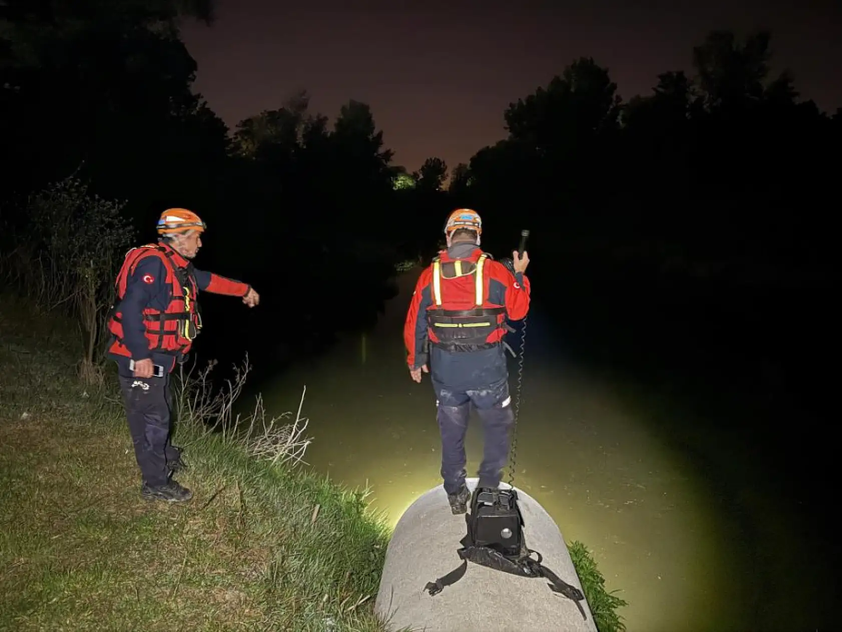 Gece yarısı sır dolu kayboluş: Çırpınışları görüldü, telefonu kıyıda, cüzdanı nehirde bulundu