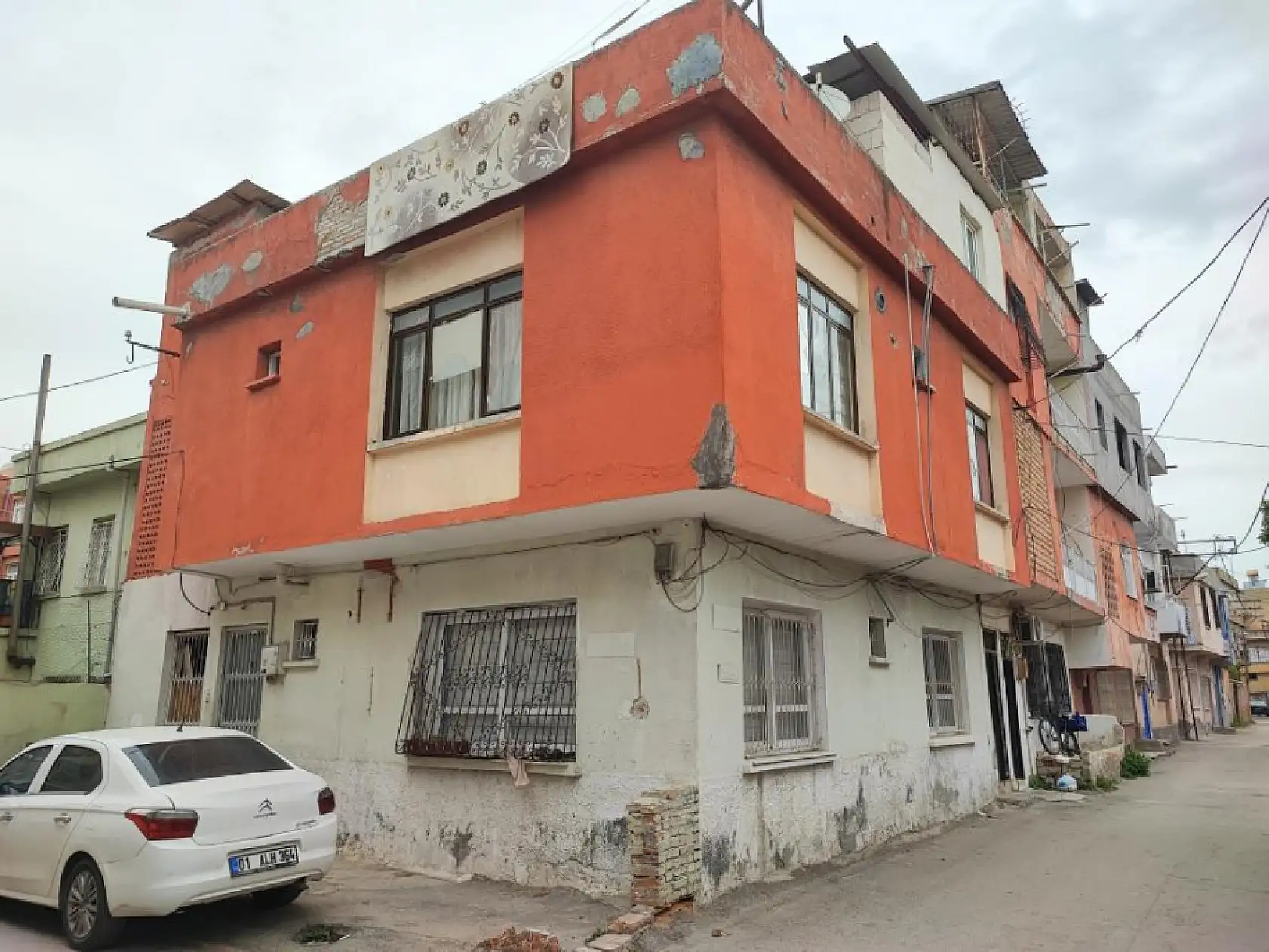 Ölen iki aylık bebeğiyle 10 gün evde yaşayan anne babaya 25'er yıl hapis cezası verildi