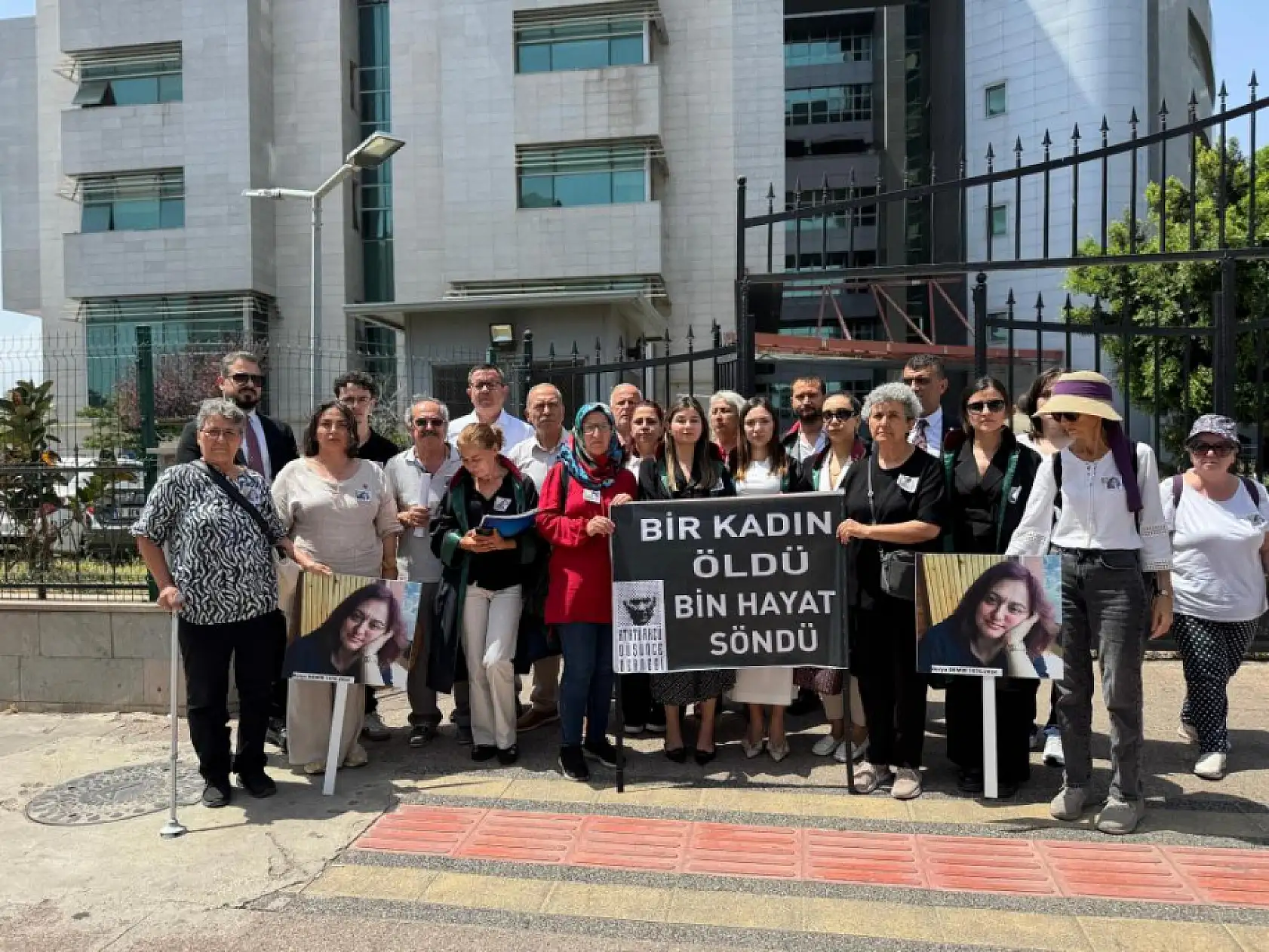 Derya öğretmeni katleden meslektaşı, ağırlaştırılmış müebbetle yargılanmaya başladı