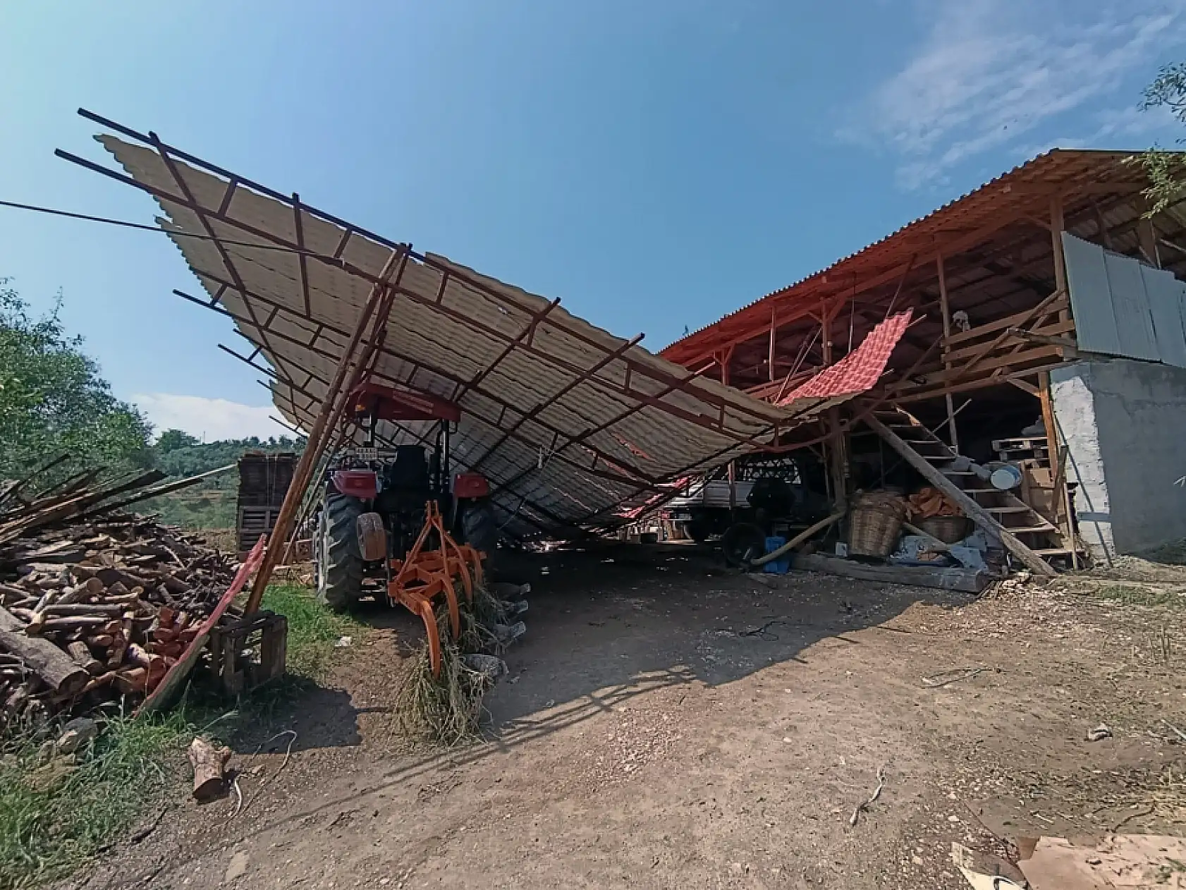 Muğla'da sağanak ve dolu hasara neden oldu