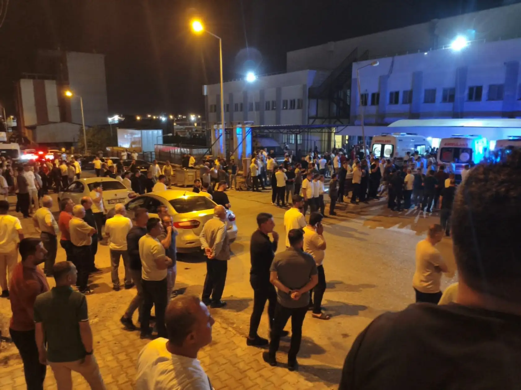 Düğün salonuna silahlı saldırı: 1 ölü, 3 yaralı