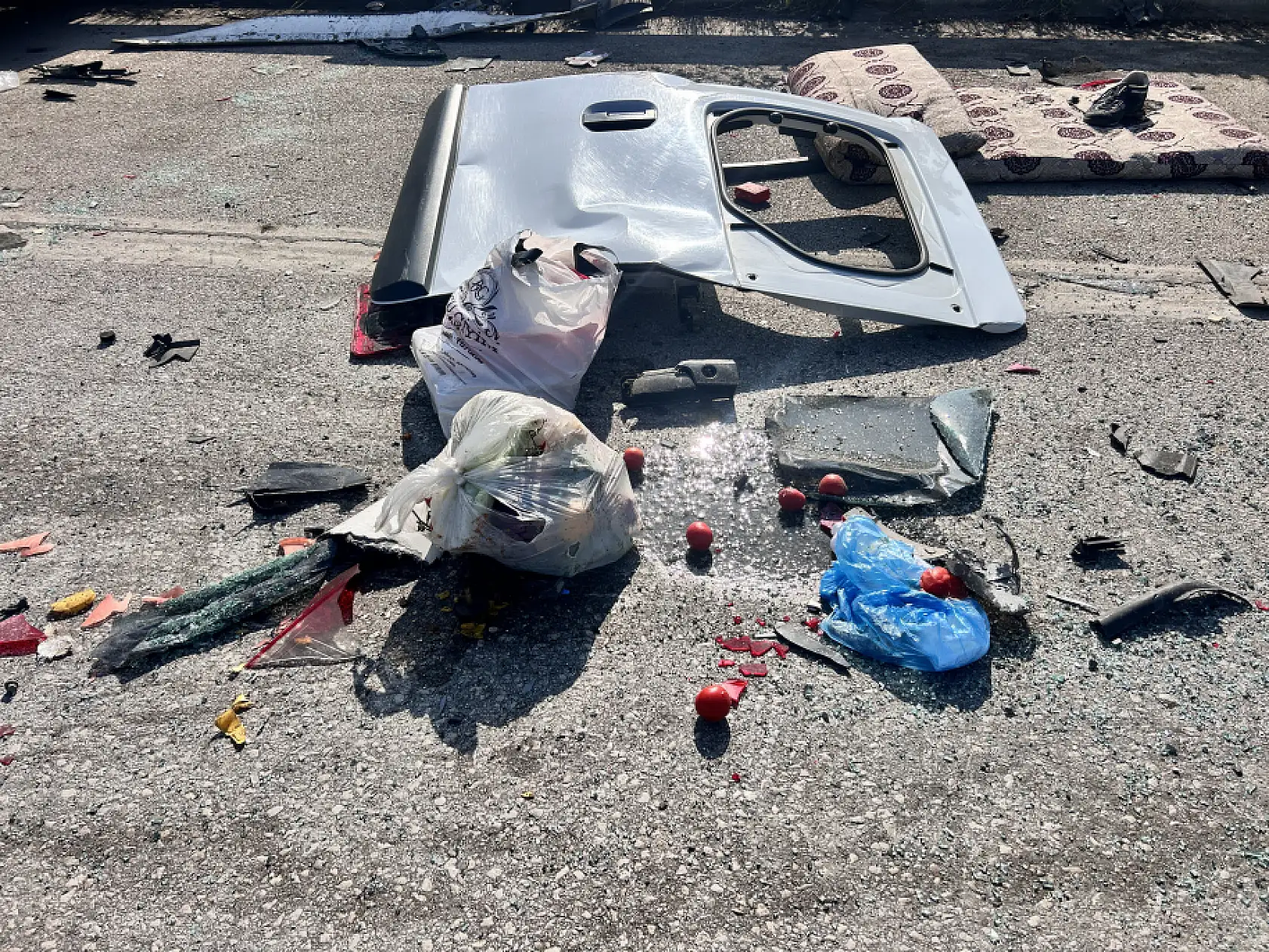 Kamyon 3 aracı biçti: 1 ölü, 10 yaralı