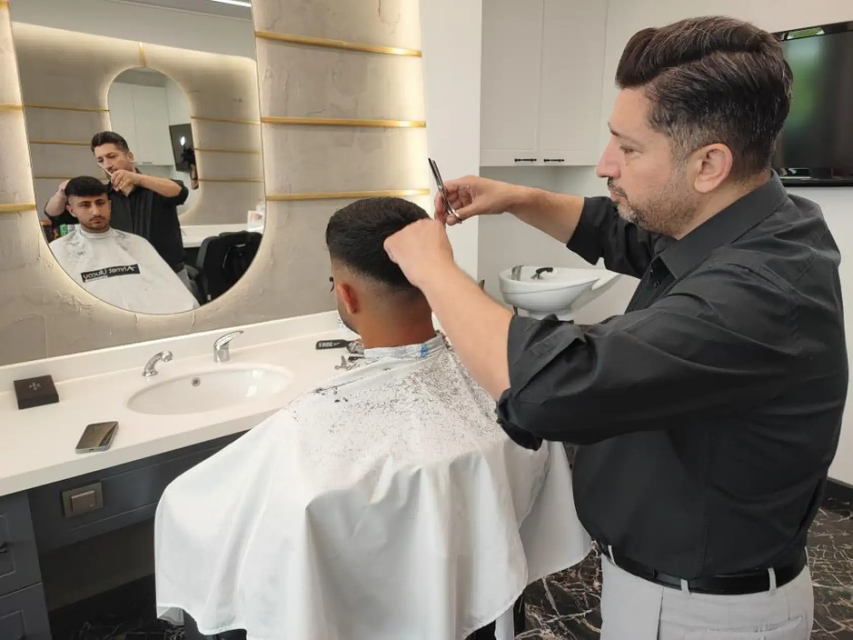 Berber Dükkanına Büyük Tuzak: WhatsApp Üzerinden Şok Dolandırıcılık!