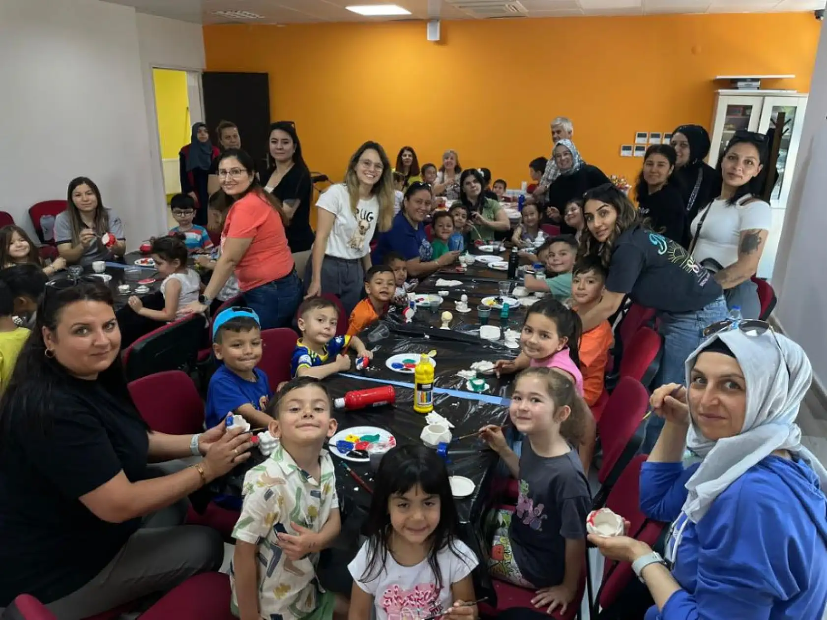 Muğla Uluslararası Gençlik Merkezi'nde Anne-Çocuk atölyesi renkli görüntülere sahne oldu