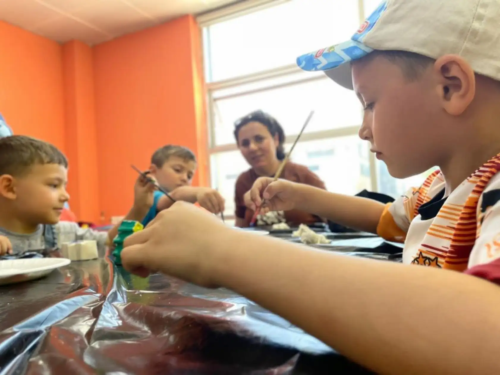 Muğla Uluslararası Gençlik Merkezi'nde Anne-Çocuk atölyesi renkli görüntülere sahne oldu