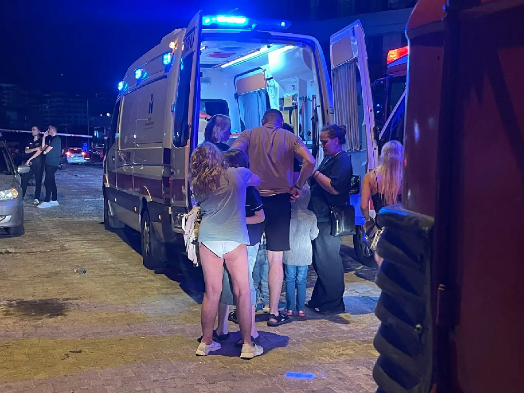 Alanya'da Otel Yangını: 622 Turist Tahliye Edildi, 3 Kişi Hastaneye Kaldırıldı