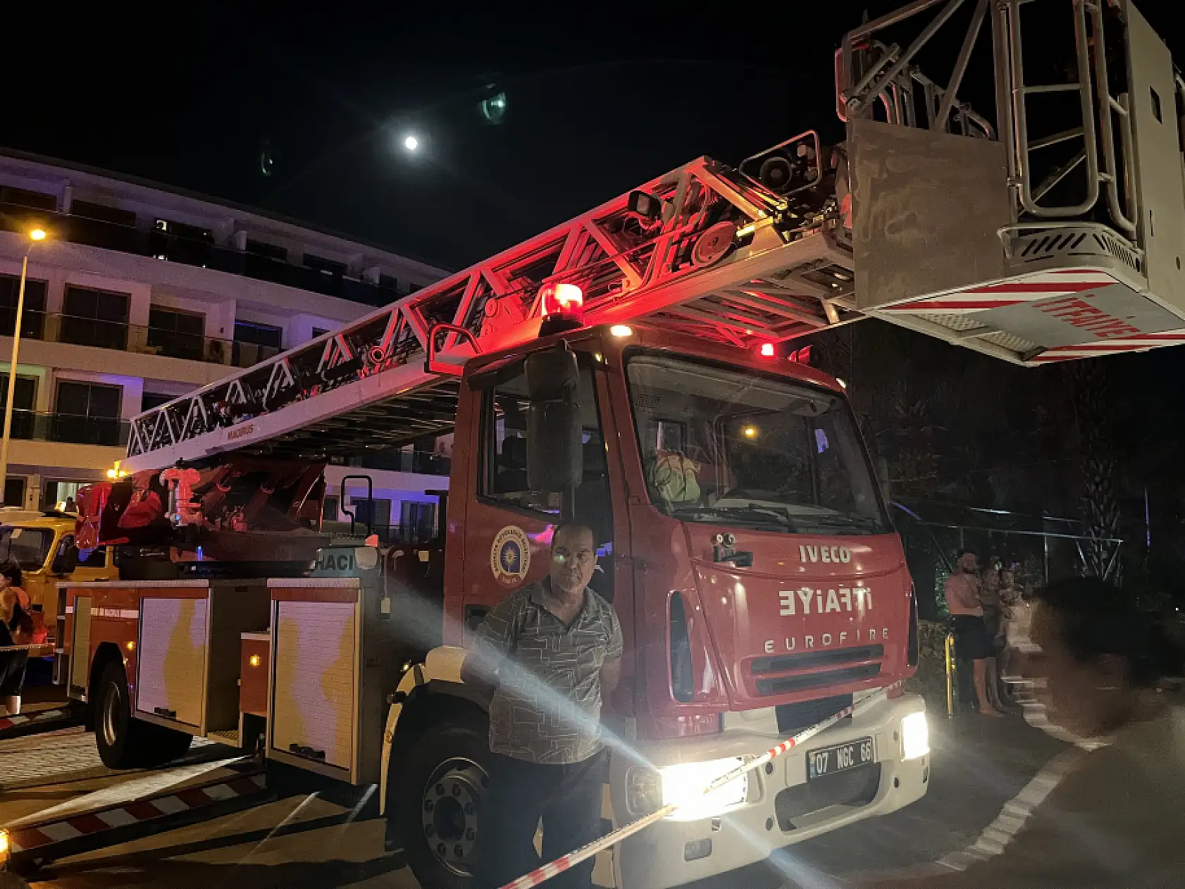 Alanya'da Otel Yangını: 622 Turist Tahliye Edildi, 3 Kişi Hastaneye Kaldırıldı